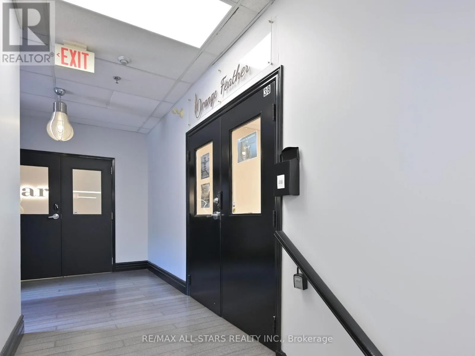 3A - 38 WELLINGTON STREET E