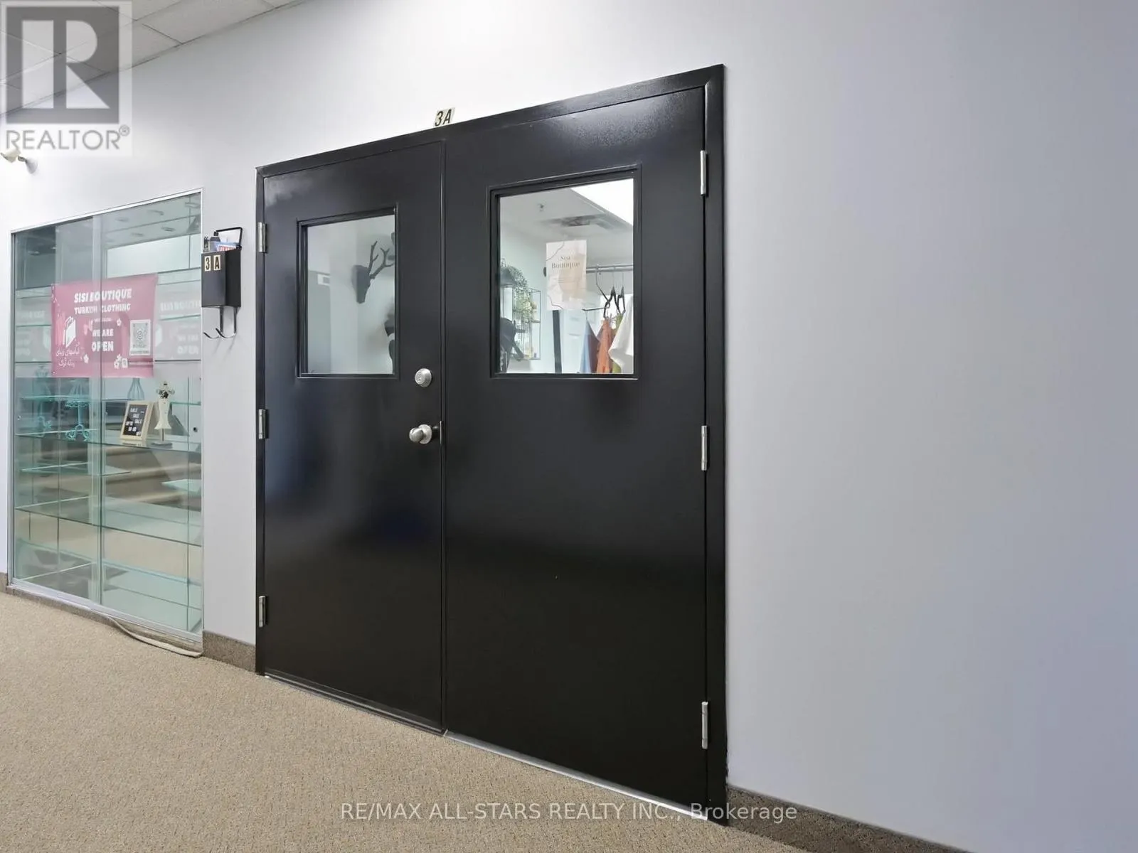 3A - 38 WELLINGTON STREET E