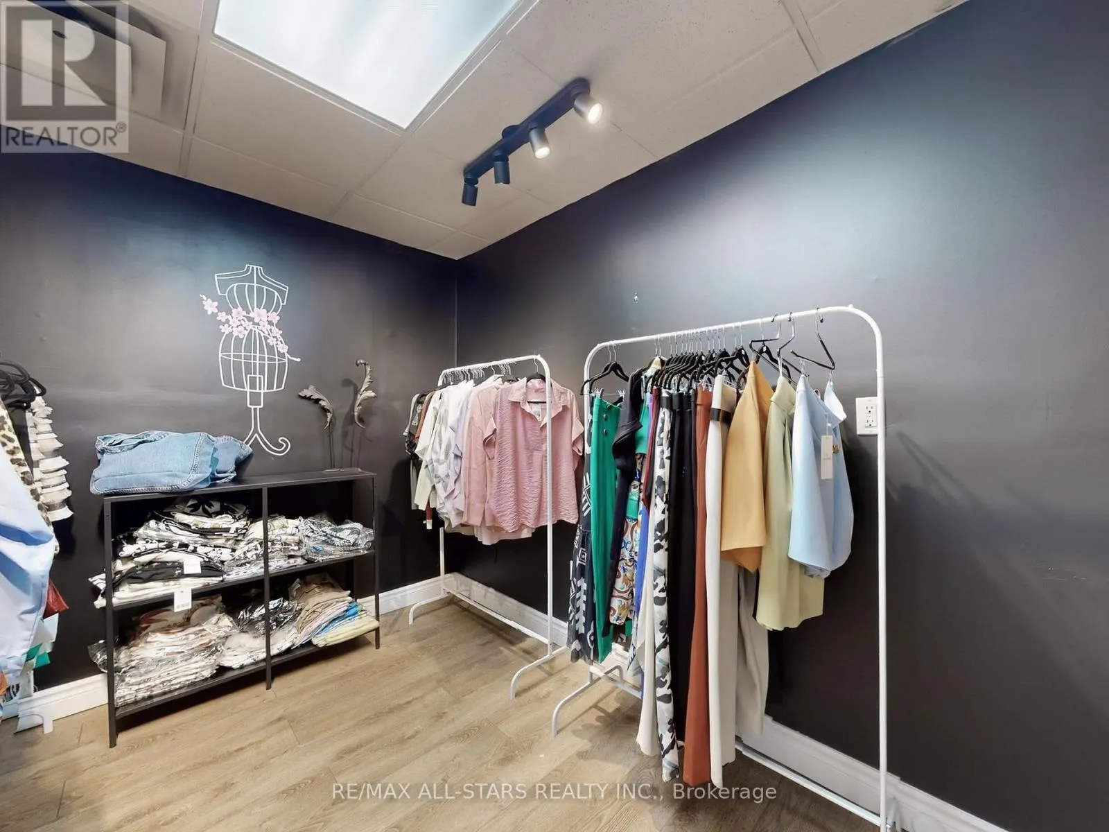 3A - 38 WELLINGTON STREET E