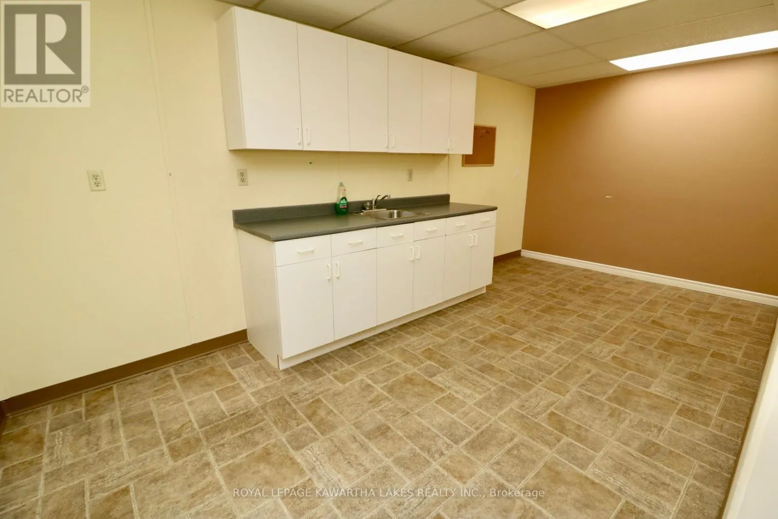 1740 SQFT - 328 MILL STREET, #1740 SQFT