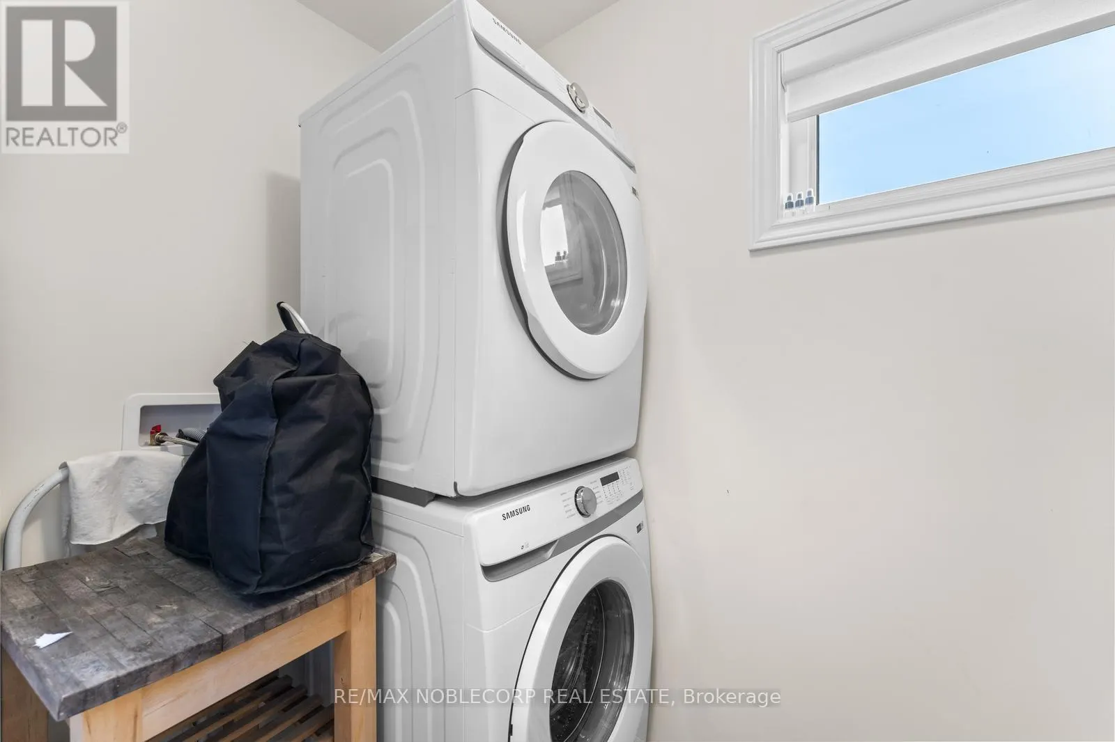 75 HOLYROOD CRESCENT