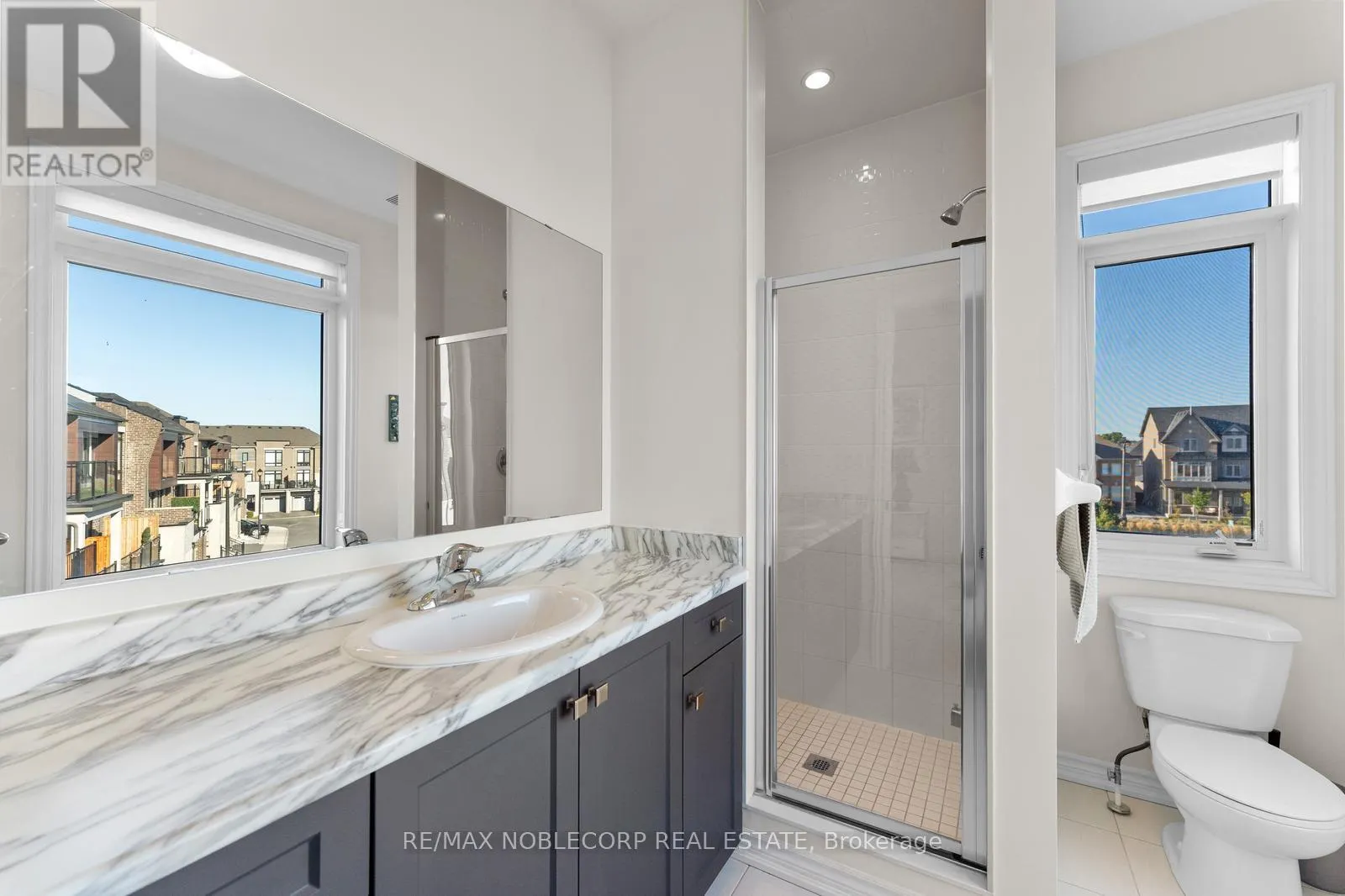 75 HOLYROOD CRESCENT