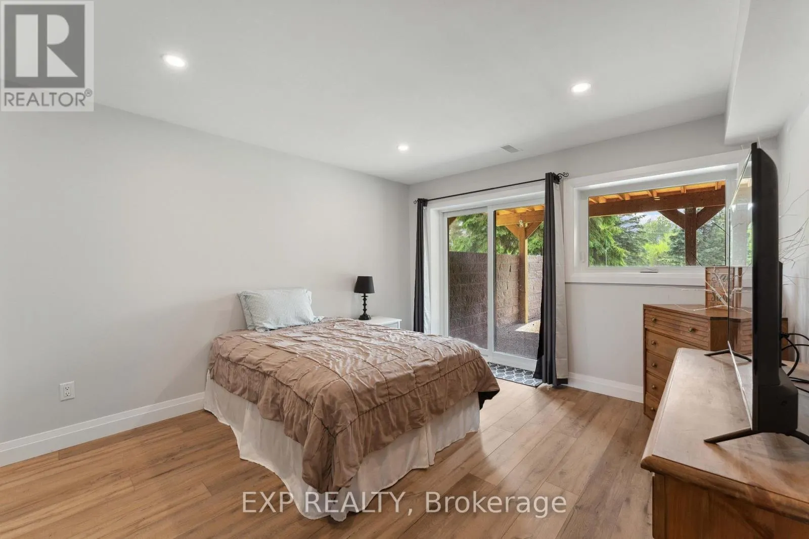 12329 YORK DURHAM LINE