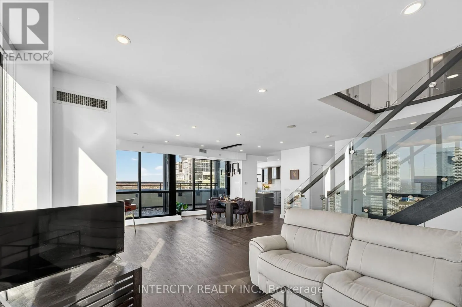 PH05 - 2910 HIGHWAY 7 ROAD