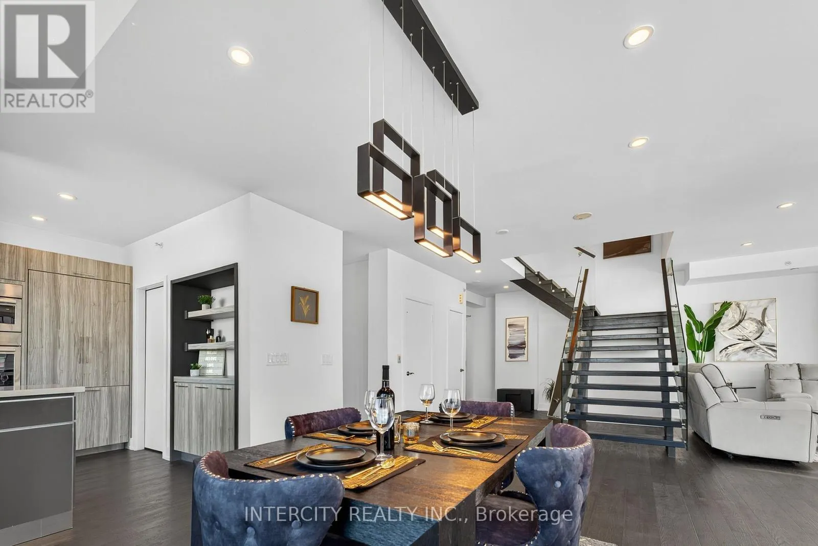 PH05 - 2910 HIGHWAY 7 ROAD