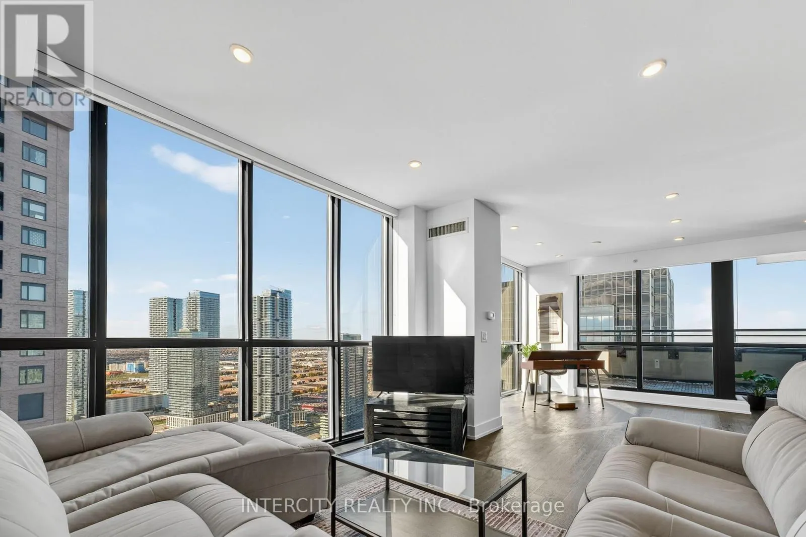 PH05 - 2910 HIGHWAY 7 ROAD