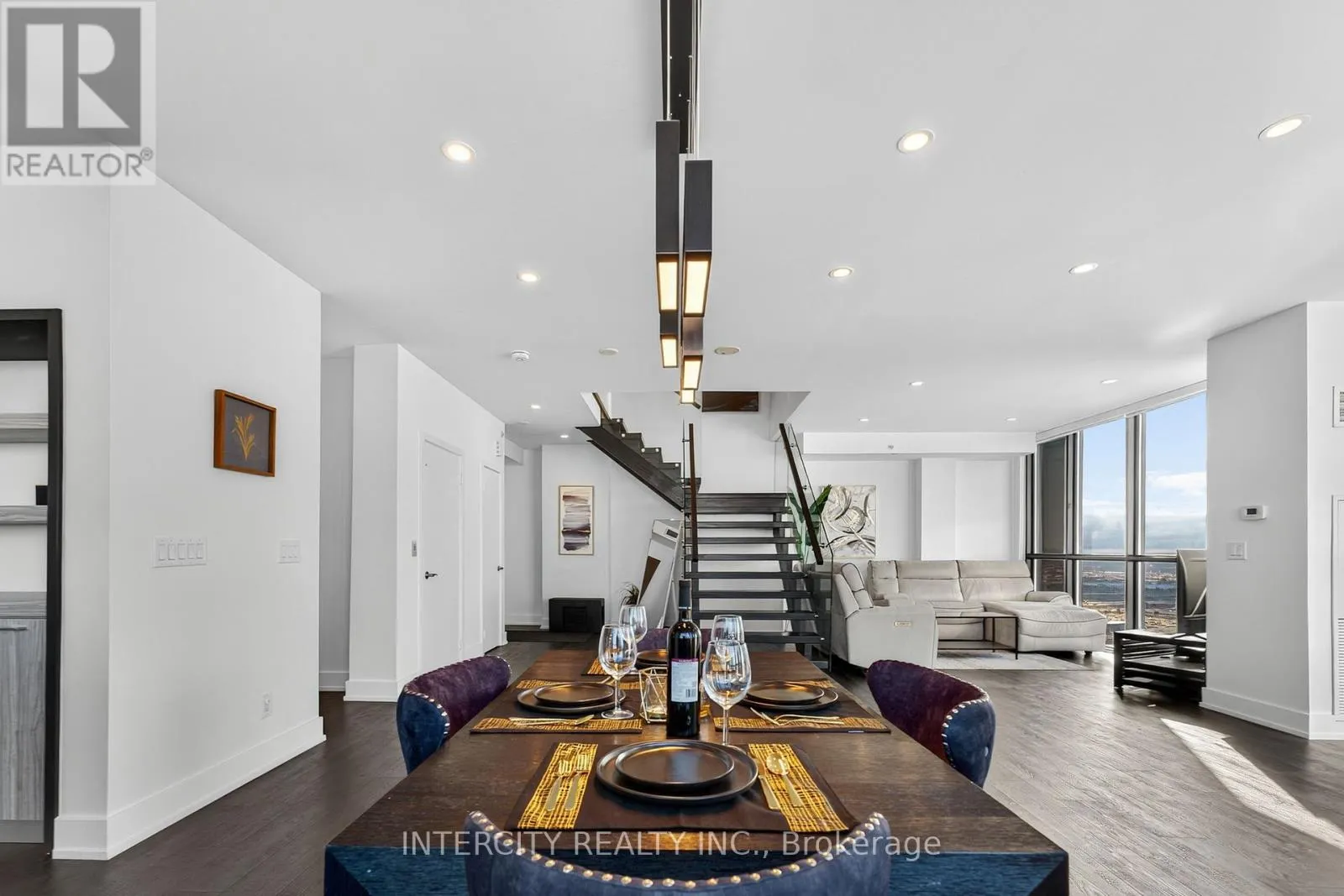 PH05 - 2910 HIGHWAY 7 ROAD