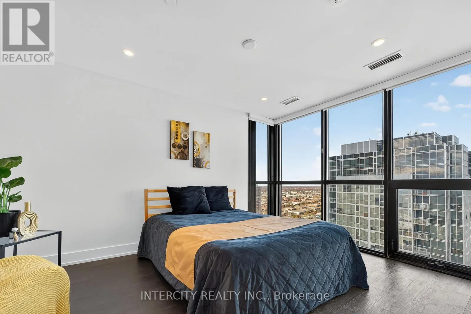 PH05 - 2910 HIGHWAY 7 ROAD