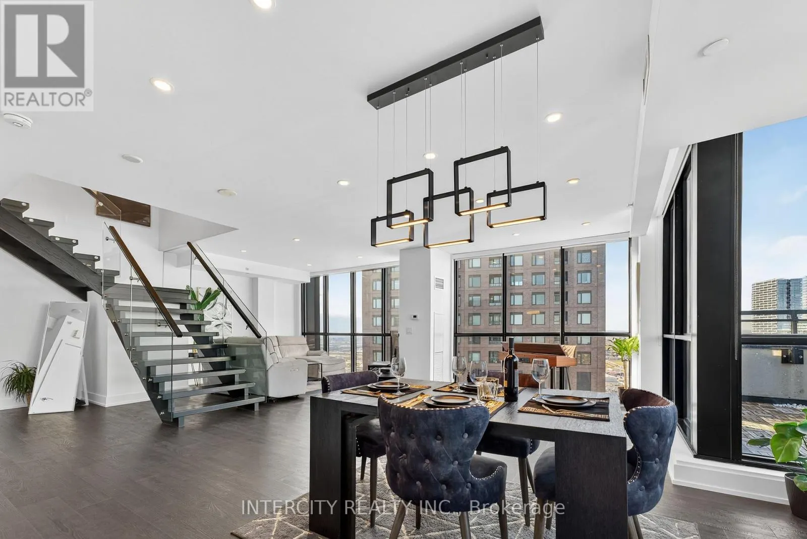 PH05 - 2910 HIGHWAY 7 ROAD