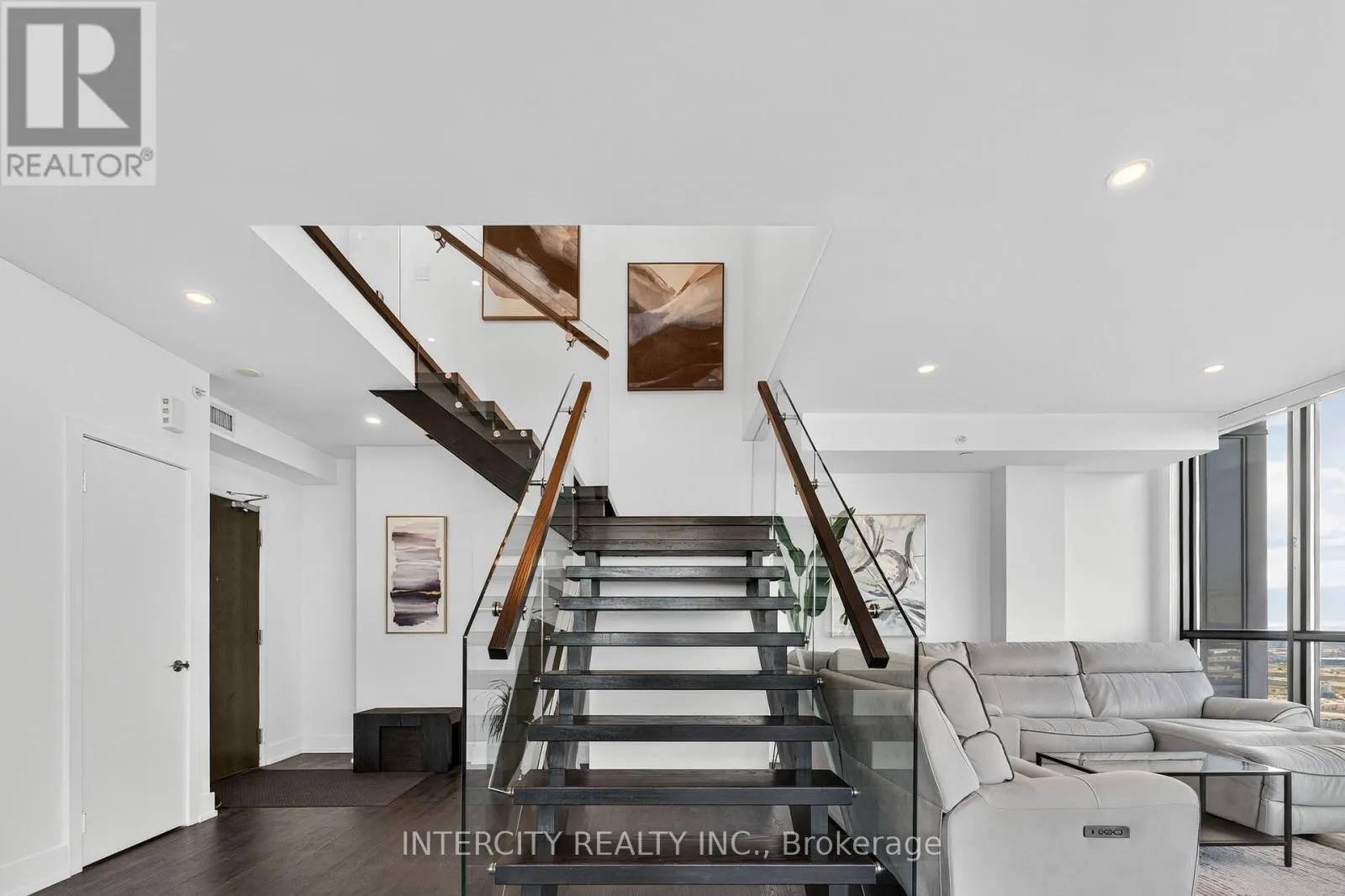 PH05 - 2910 HIGHWAY 7 ROAD