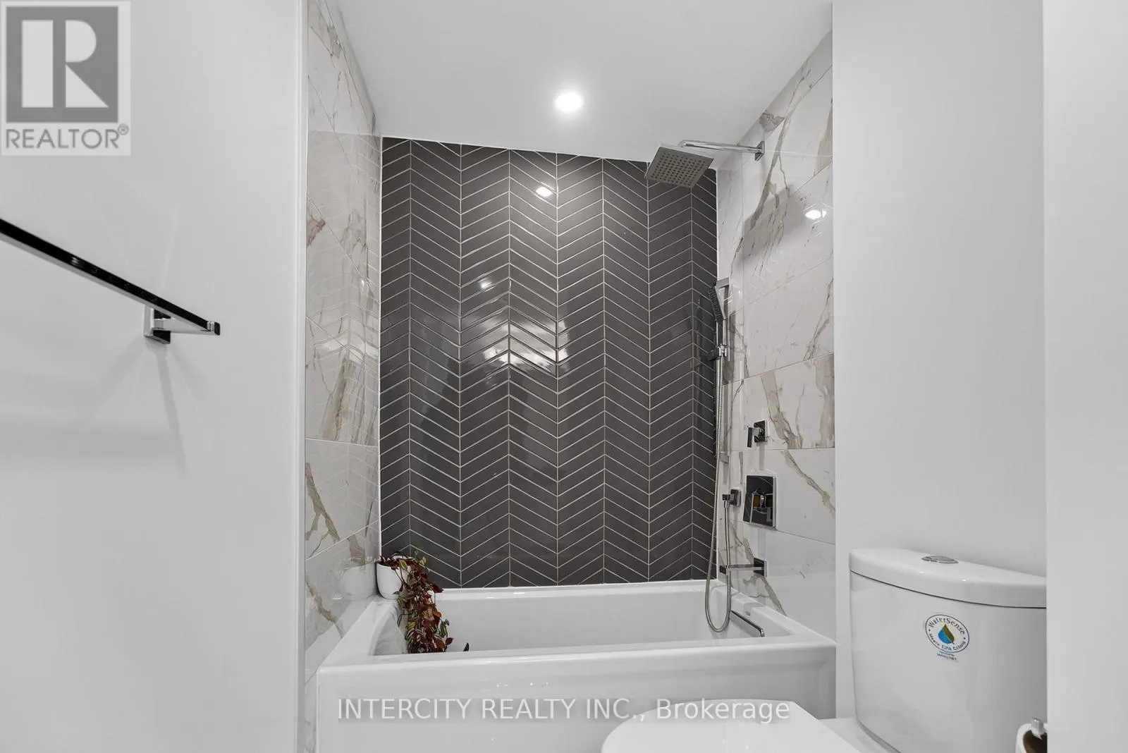 PH05 - 2910 HIGHWAY 7 ROAD