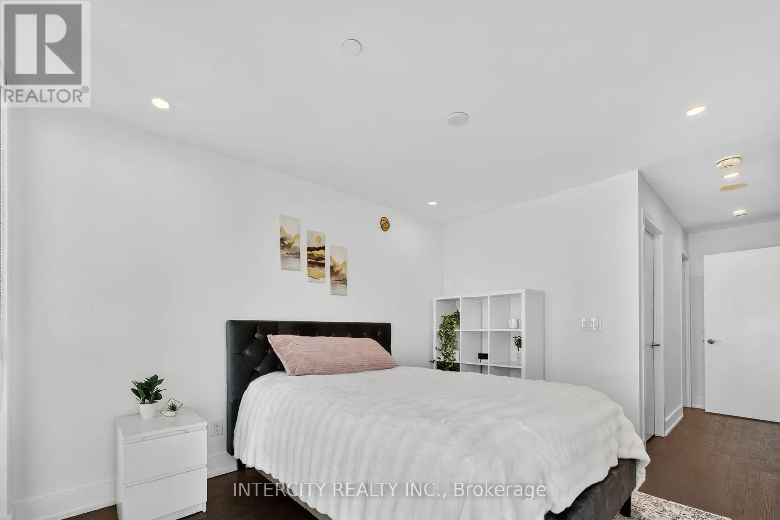 PH05 - 2910 HIGHWAY 7 ROAD