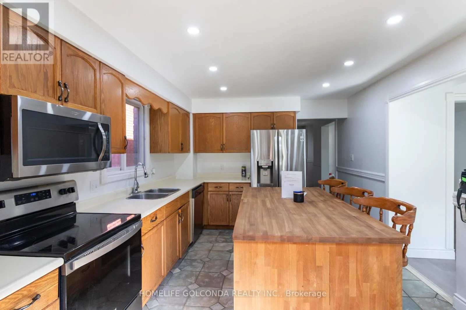 129 KERR BOULEVARD S