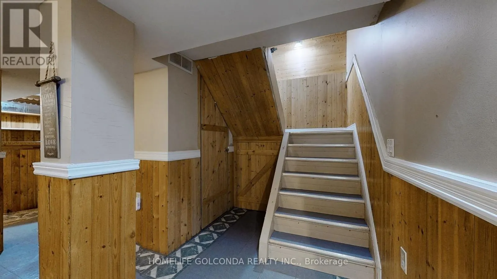 129 KERR BOULEVARD S