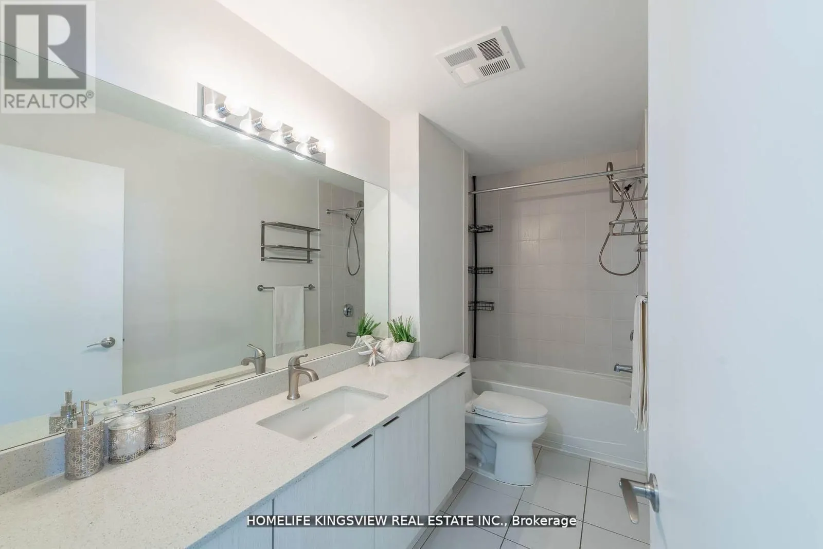 808 - 2910 HIGHWAY 7