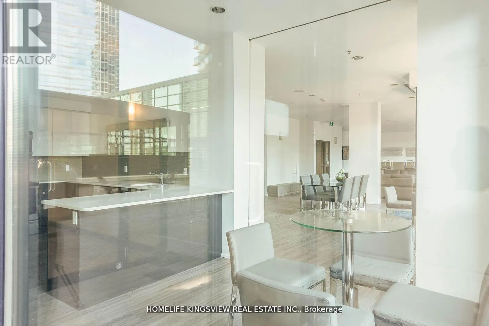 808 - 2910 HIGHWAY 7