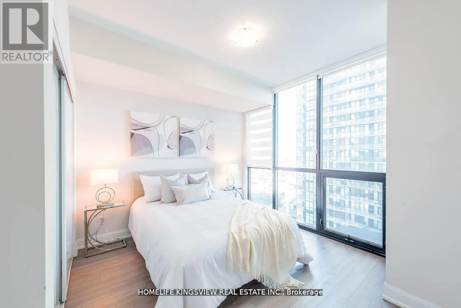 808 - 2910 HIGHWAY 7