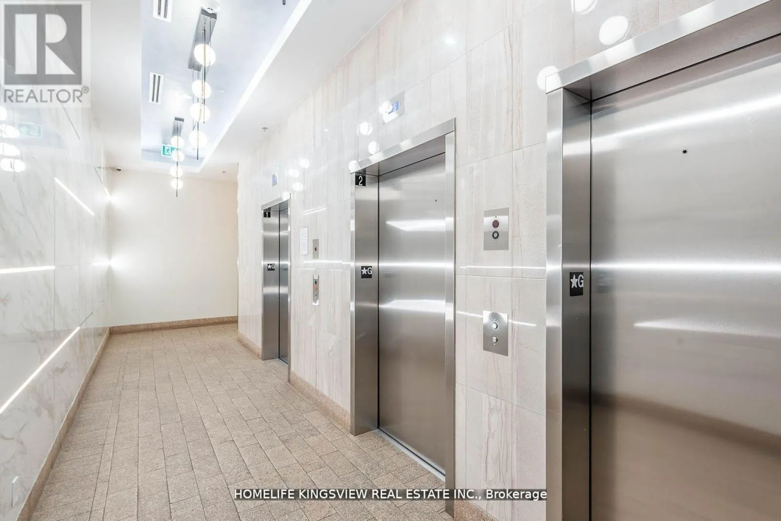 808 - 2910 HIGHWAY 7