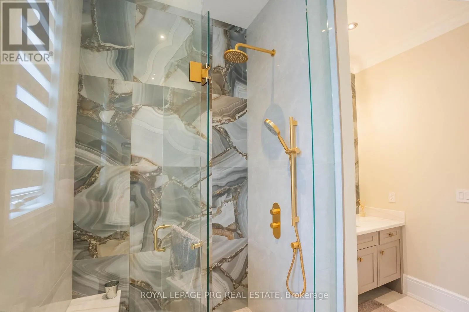 12 HOLLYWOOD CRESCENT