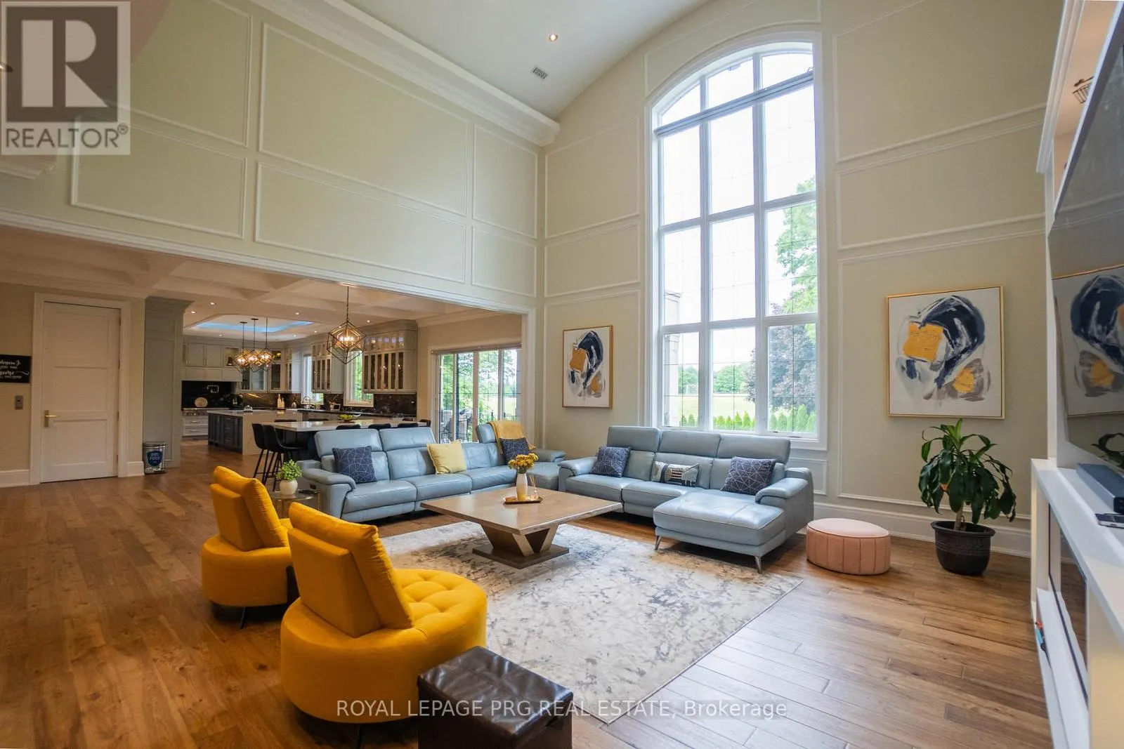 12 HOLLYWOOD CRESCENT