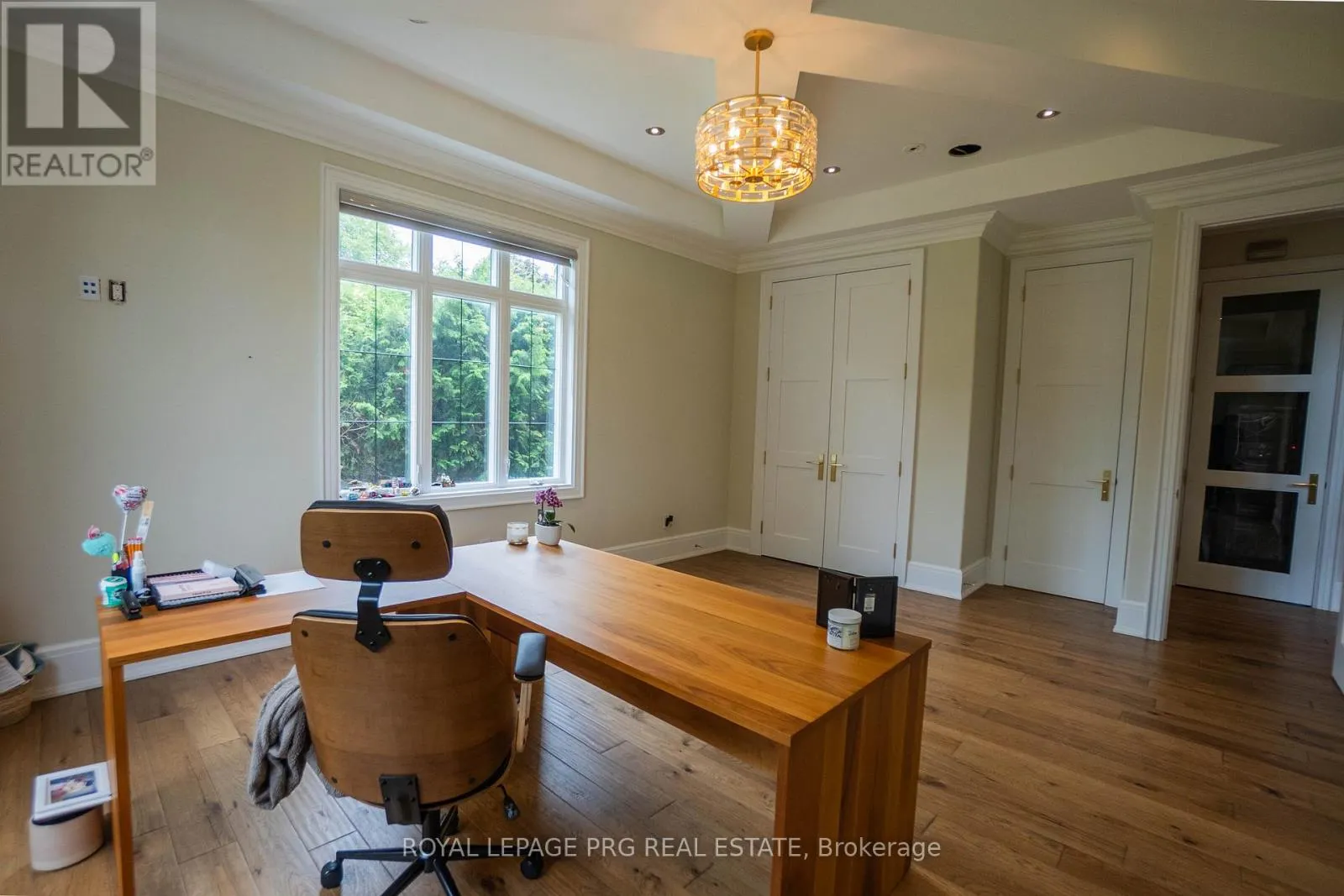 12 HOLLYWOOD CRESCENT