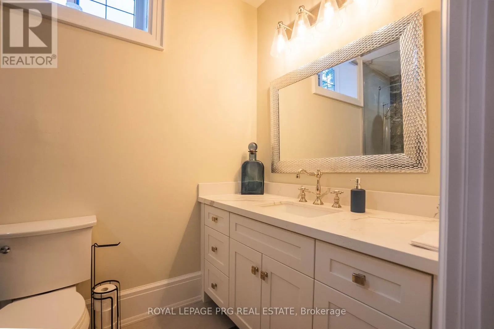 12 HOLLYWOOD CRESCENT