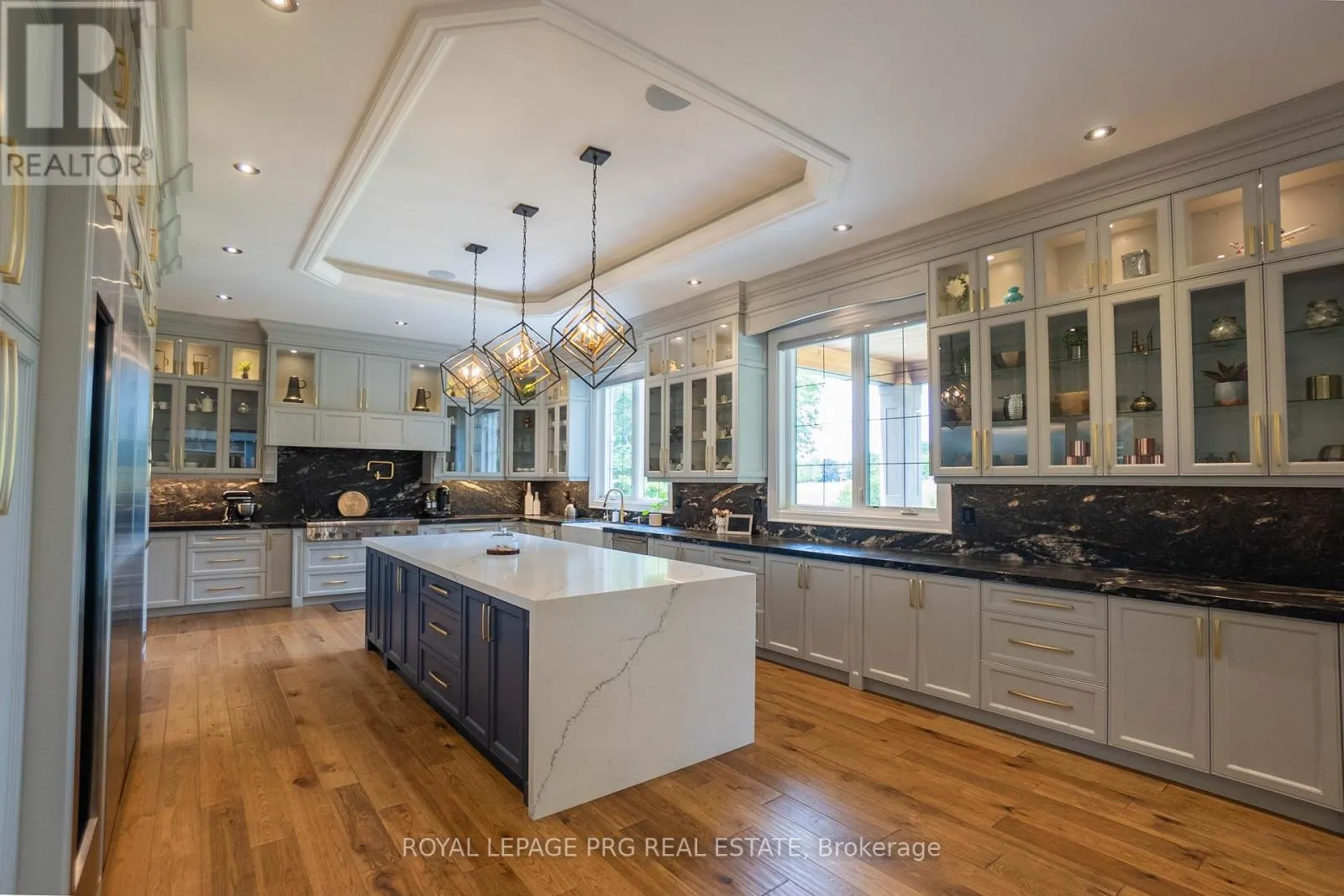 12 HOLLYWOOD CRESCENT