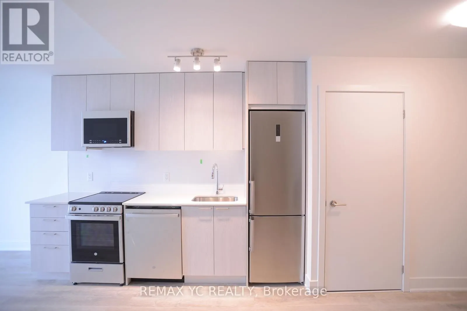 501 - 185 DEERFIELD ROAD