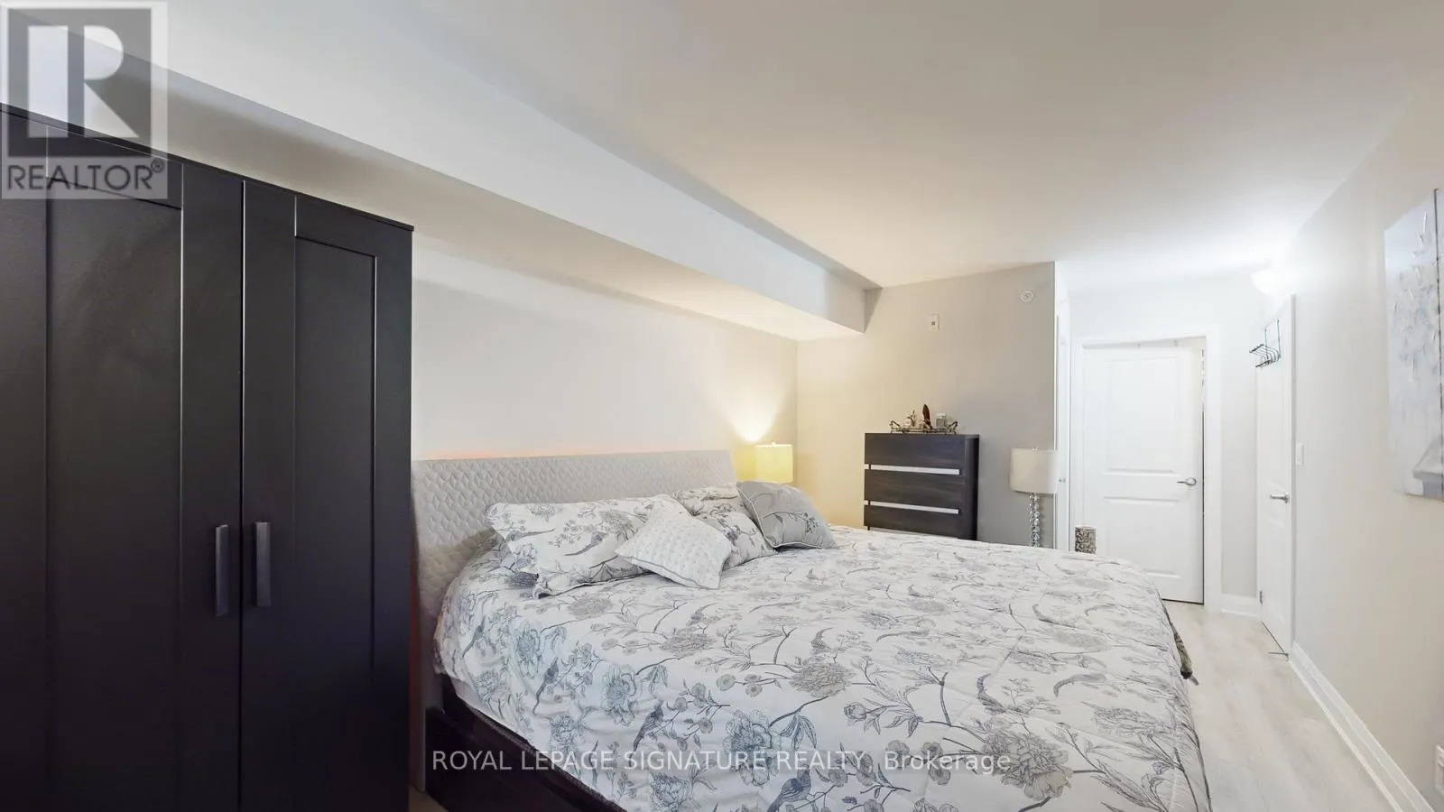 105 - 12 WOODSTREAM BOULEVARD