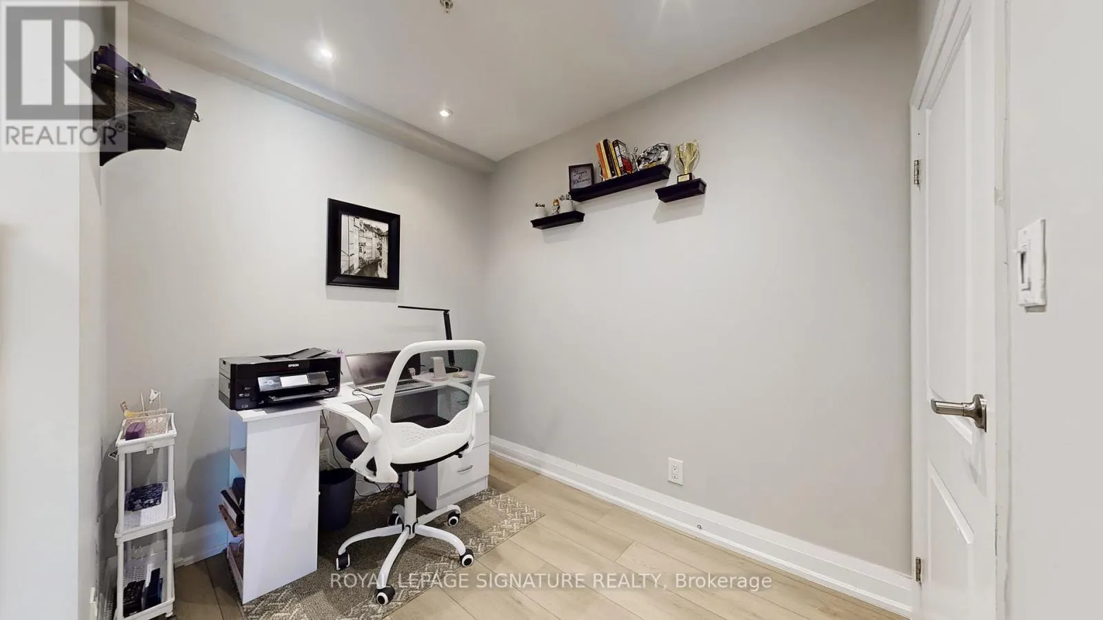 105 - 12 WOODSTREAM BOULEVARD