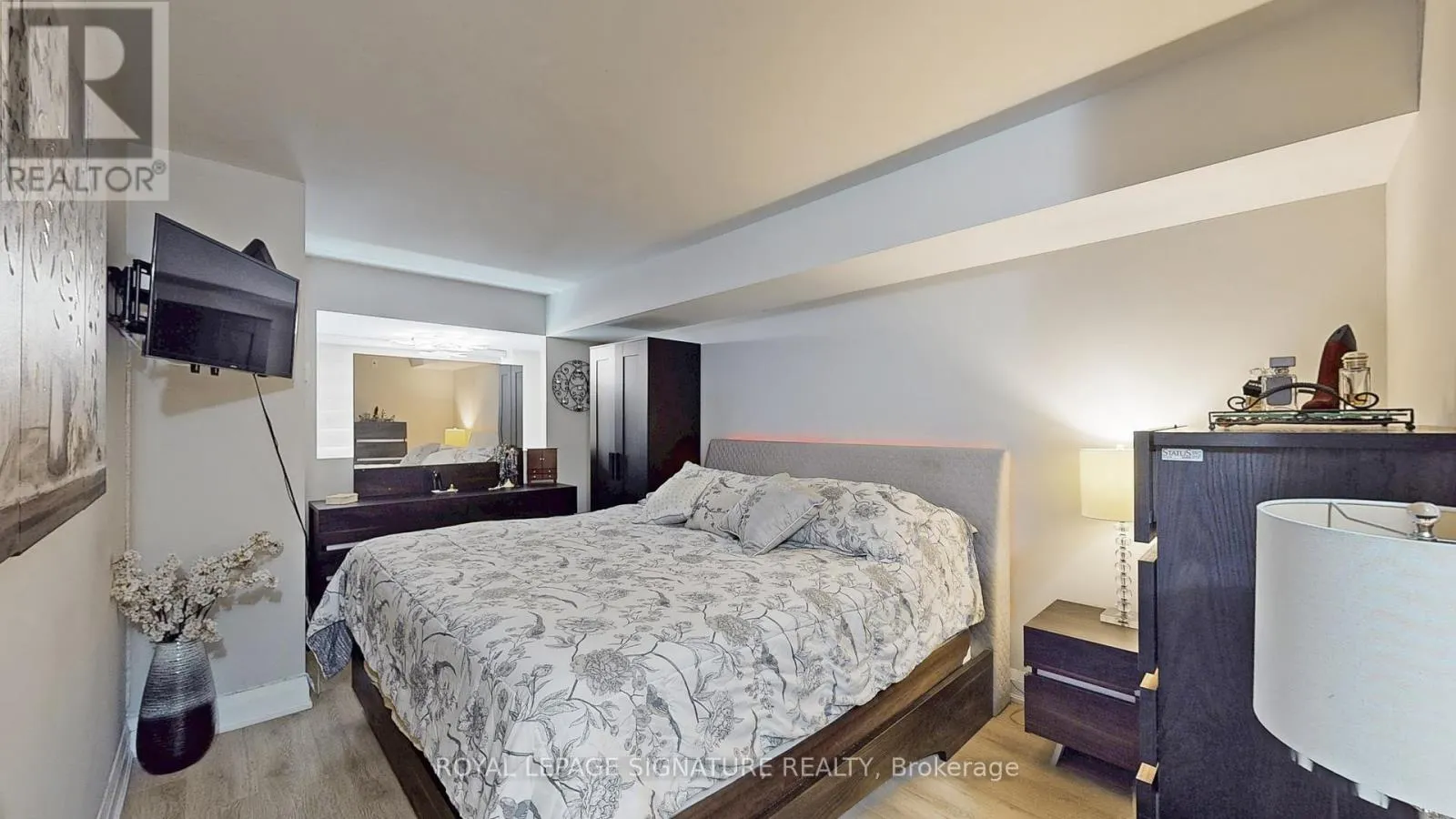 105 - 12 WOODSTREAM BOULEVARD