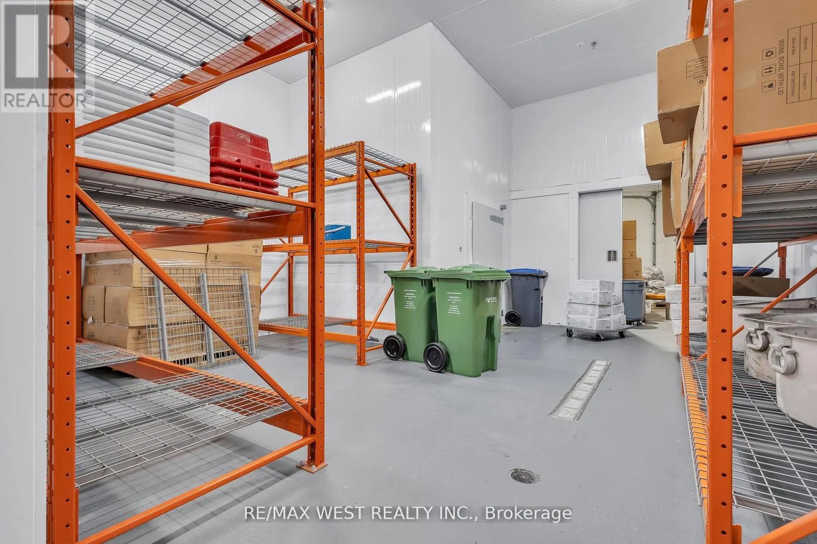 17&18 - 418 HANLAN ROAD