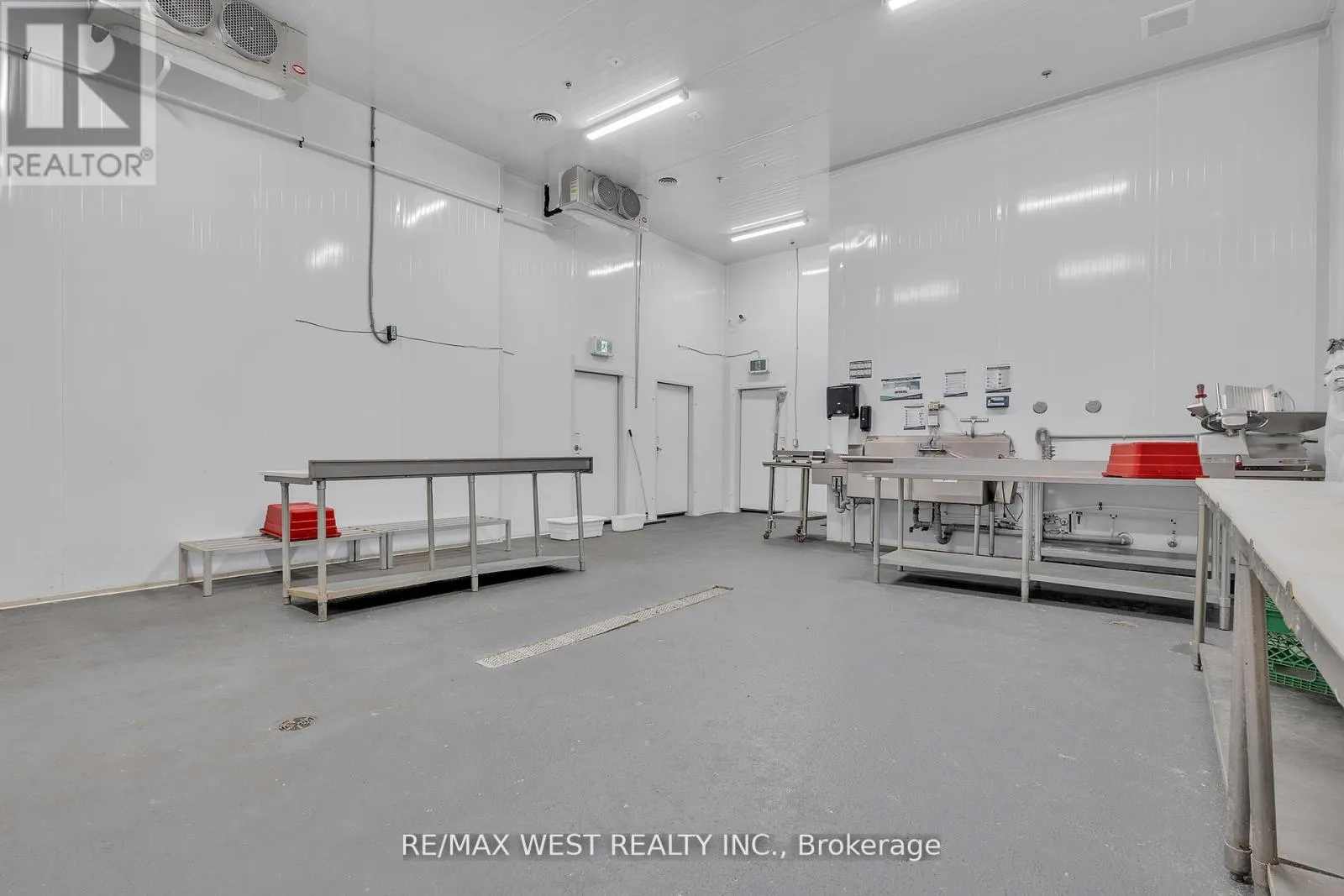 17&18 - 418 HANLAN ROAD