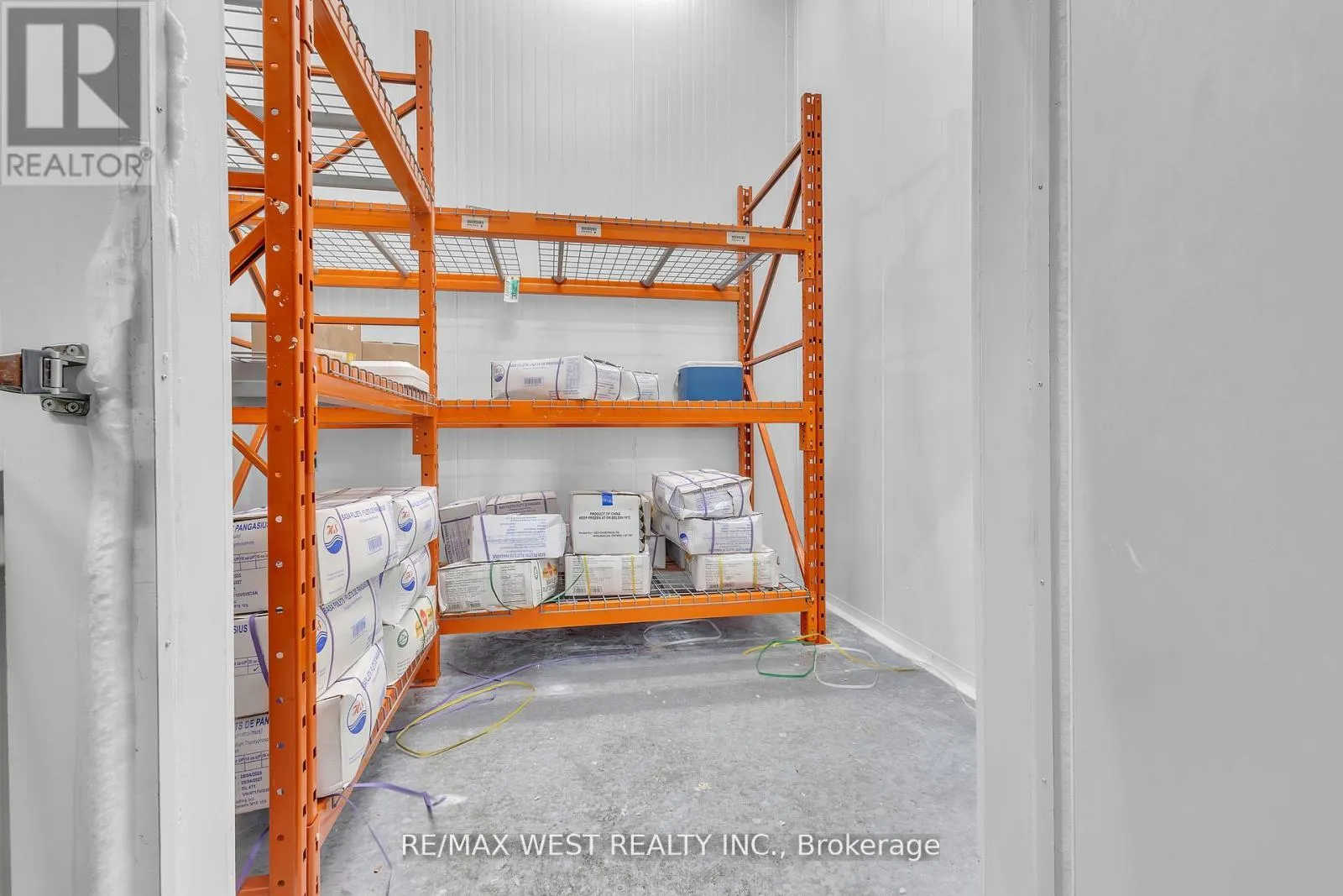 17&18 - 418 HANLAN ROAD