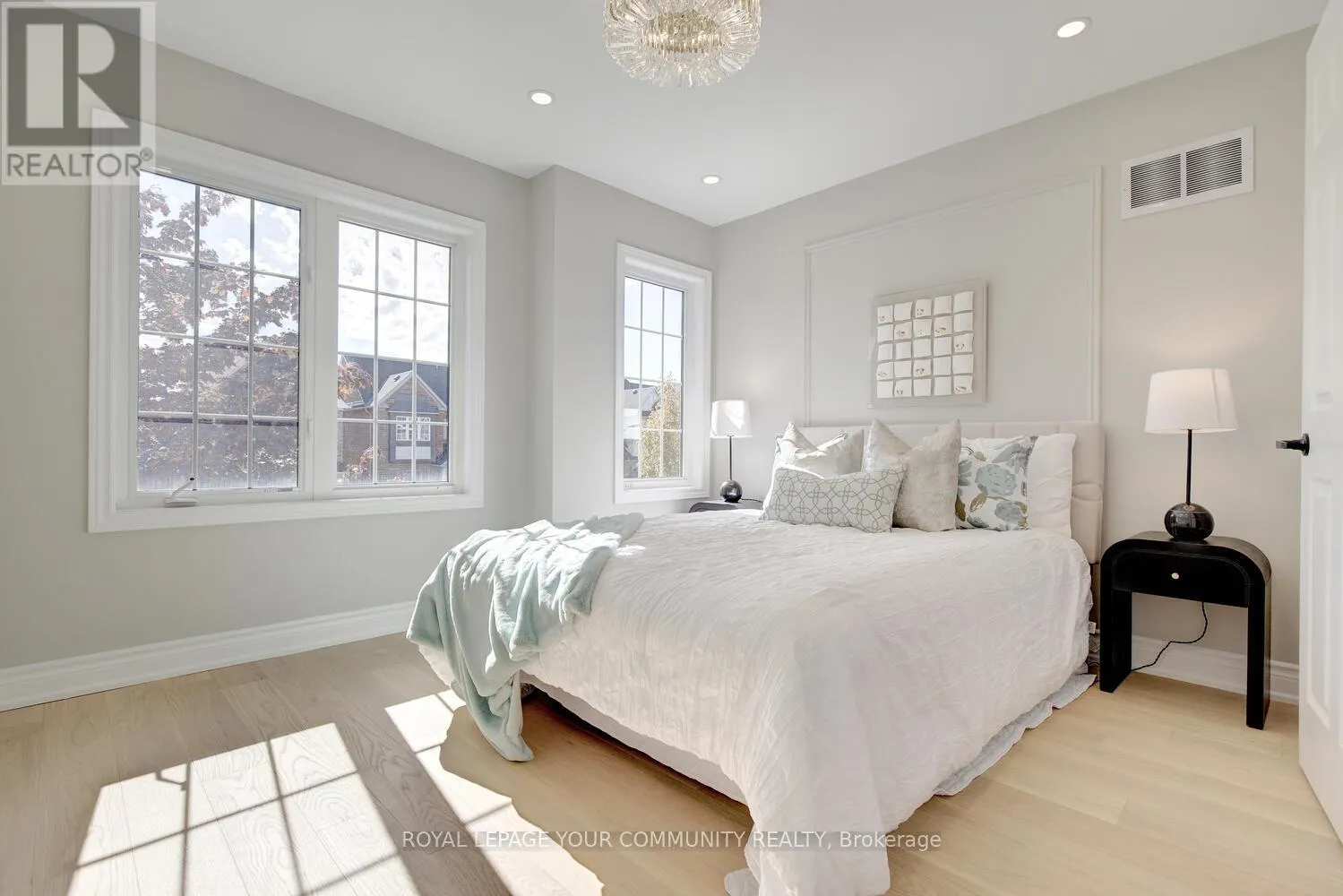 167 SIR SANFORD FLEMING WAY