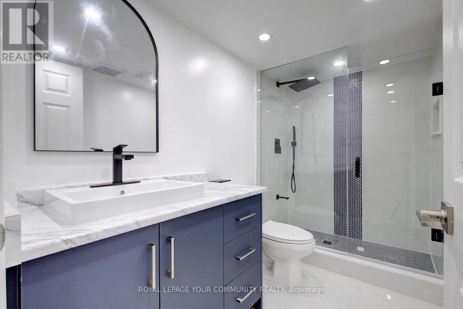 167 SIR SANFORD FLEMING WAY