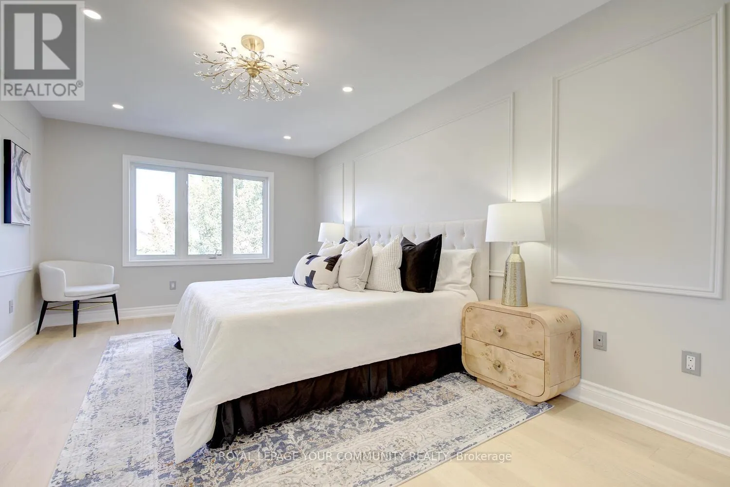 167 SIR SANFORD FLEMING WAY