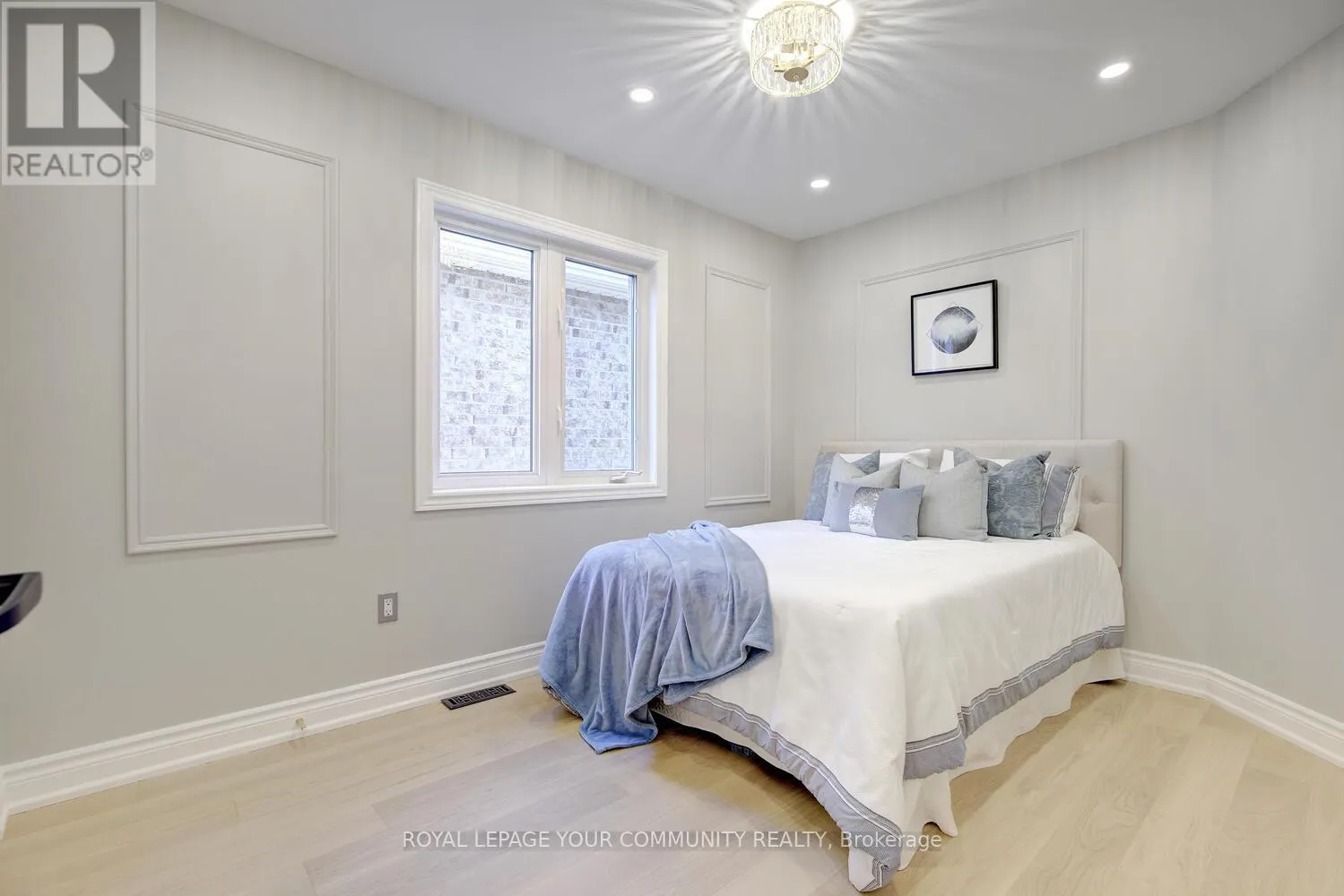 167 SIR SANFORD FLEMING WAY