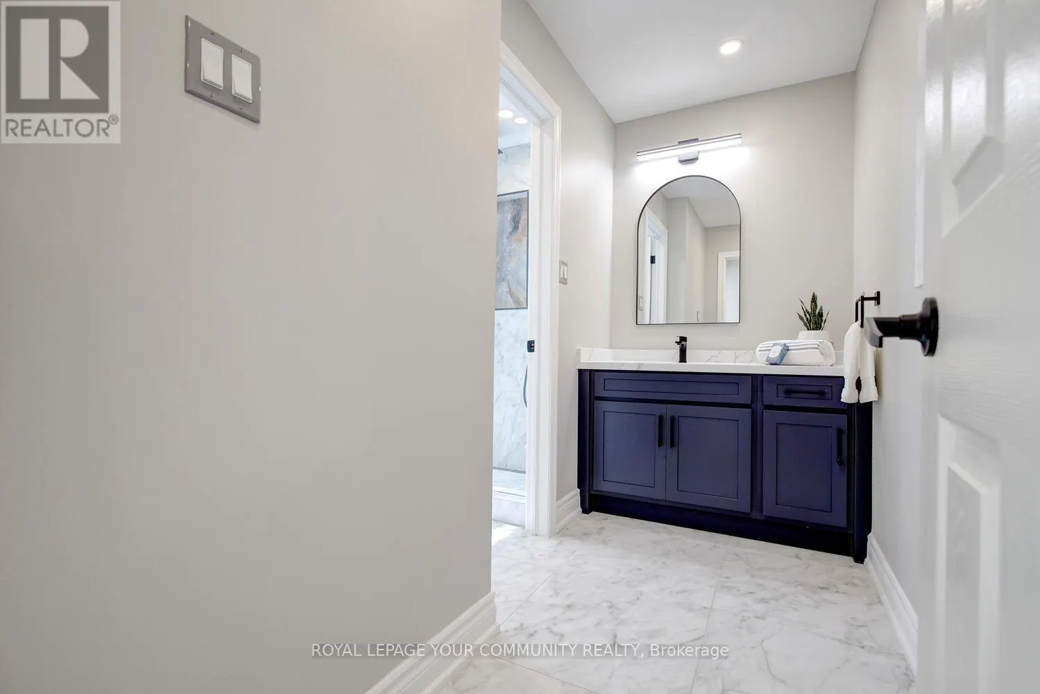 167 SIR SANFORD FLEMING WAY