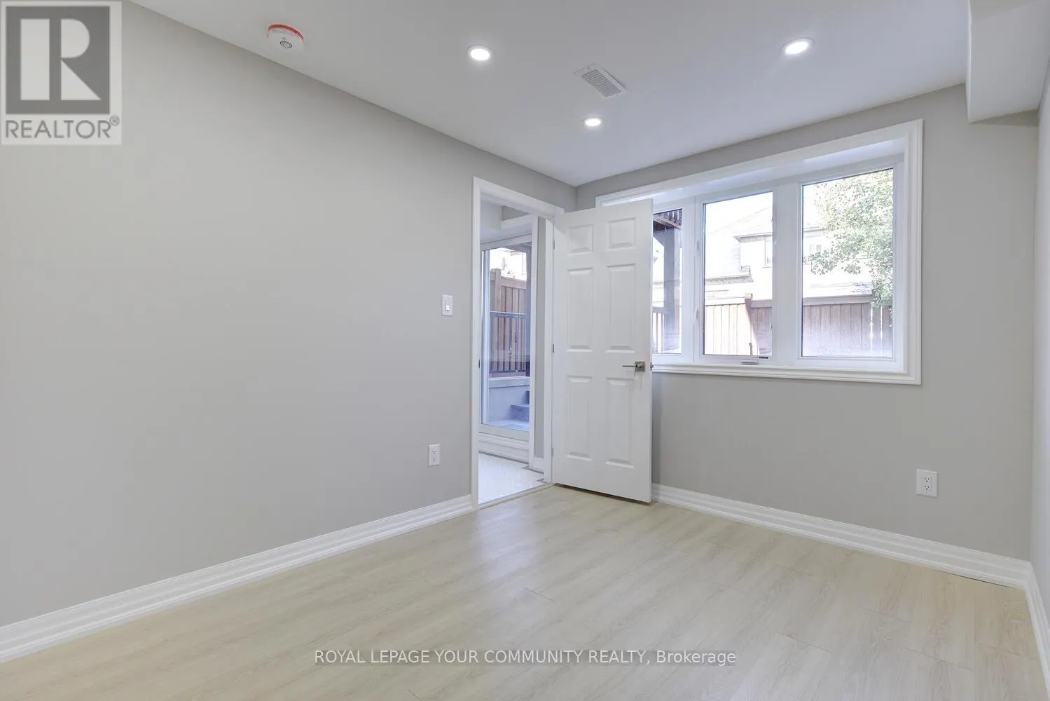 167 SIR SANFORD FLEMING WAY