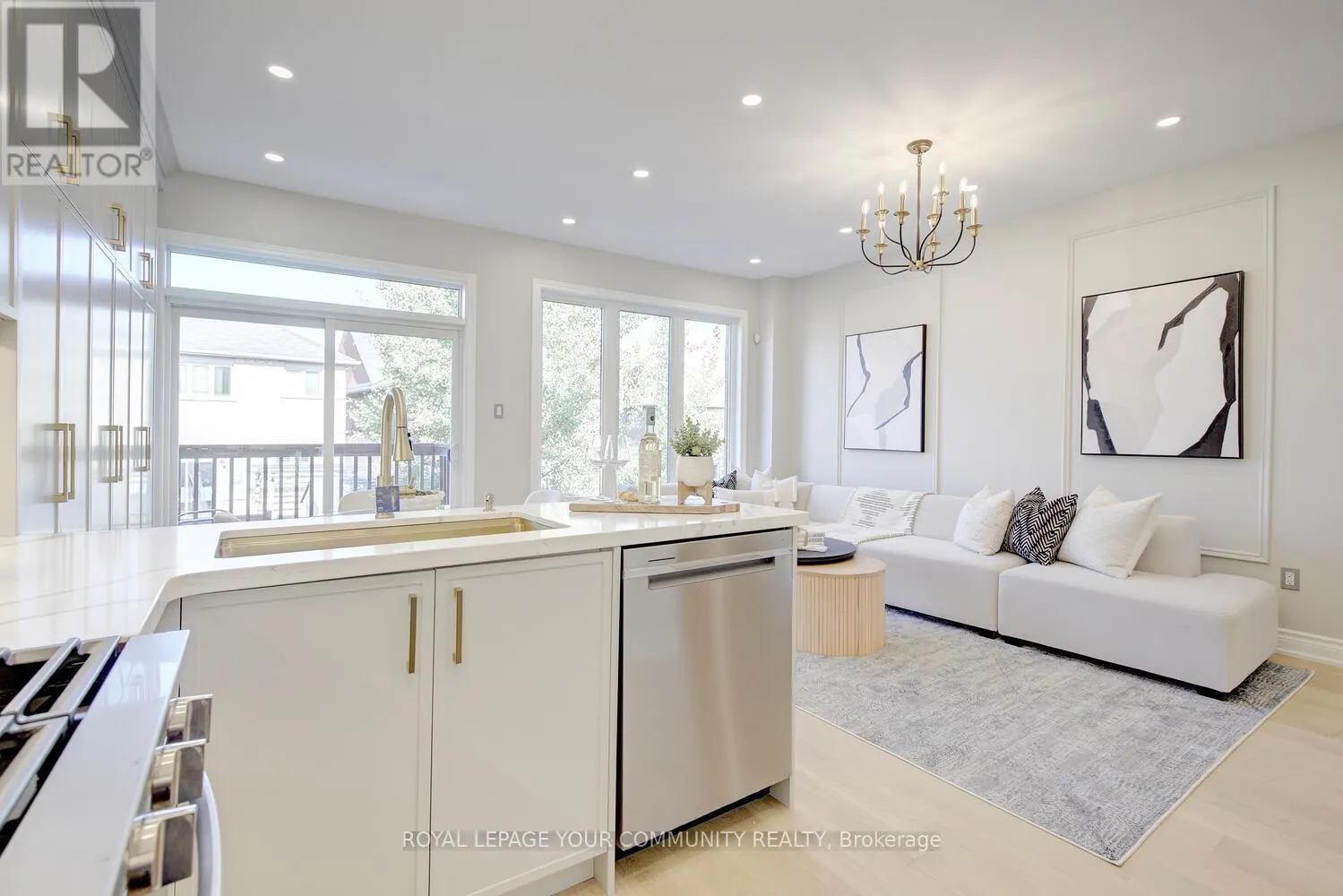 167 SIR SANFORD FLEMING WAY