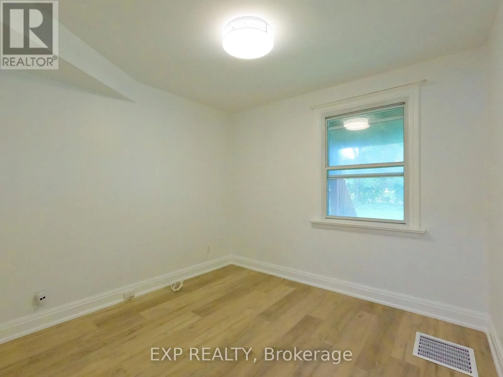 MAIN LV - 101 ROSEVIEW AVENUE