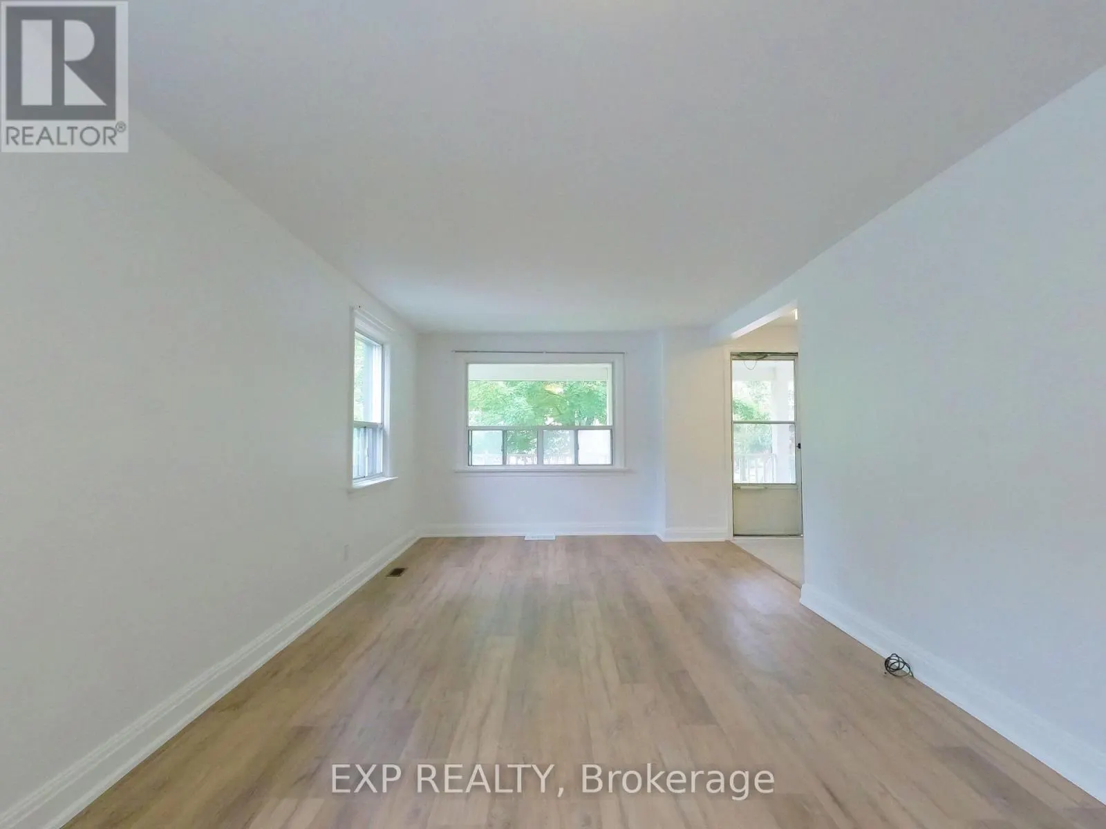 MAIN LV - 101 ROSEVIEW AVENUE