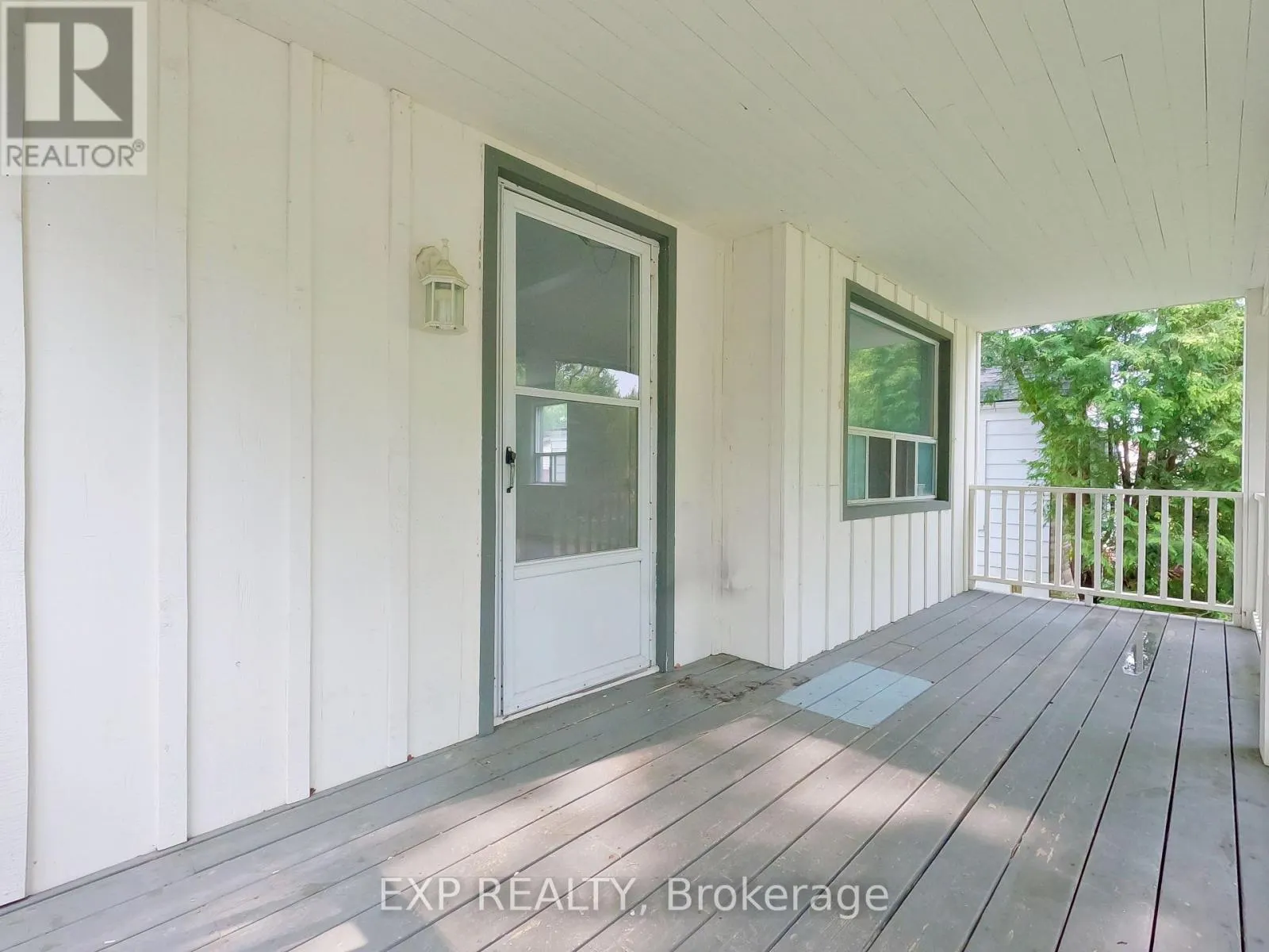 MAIN LV - 101 ROSEVIEW AVENUE