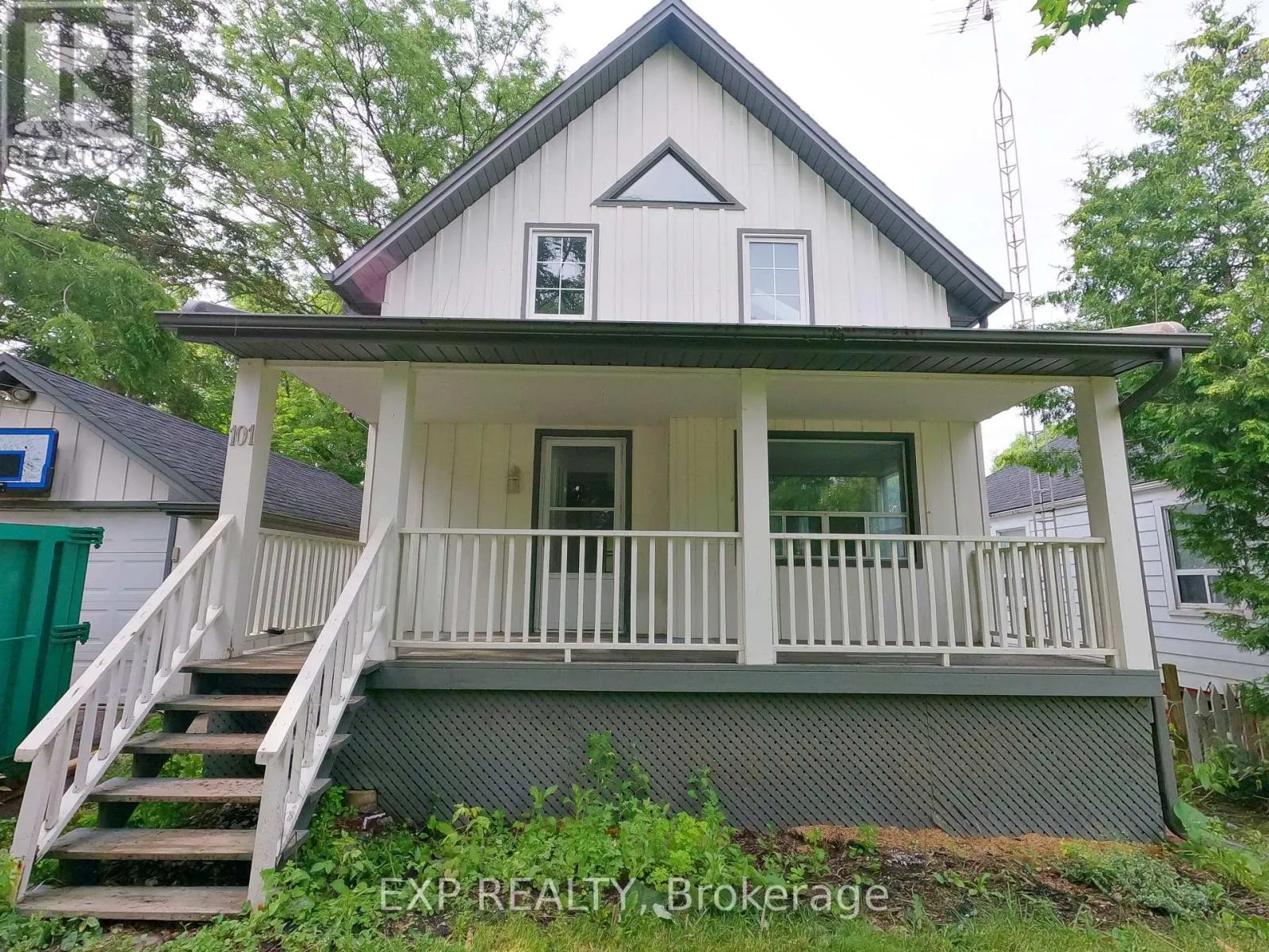 MAIN LV - 101 ROSEVIEW AVENUE