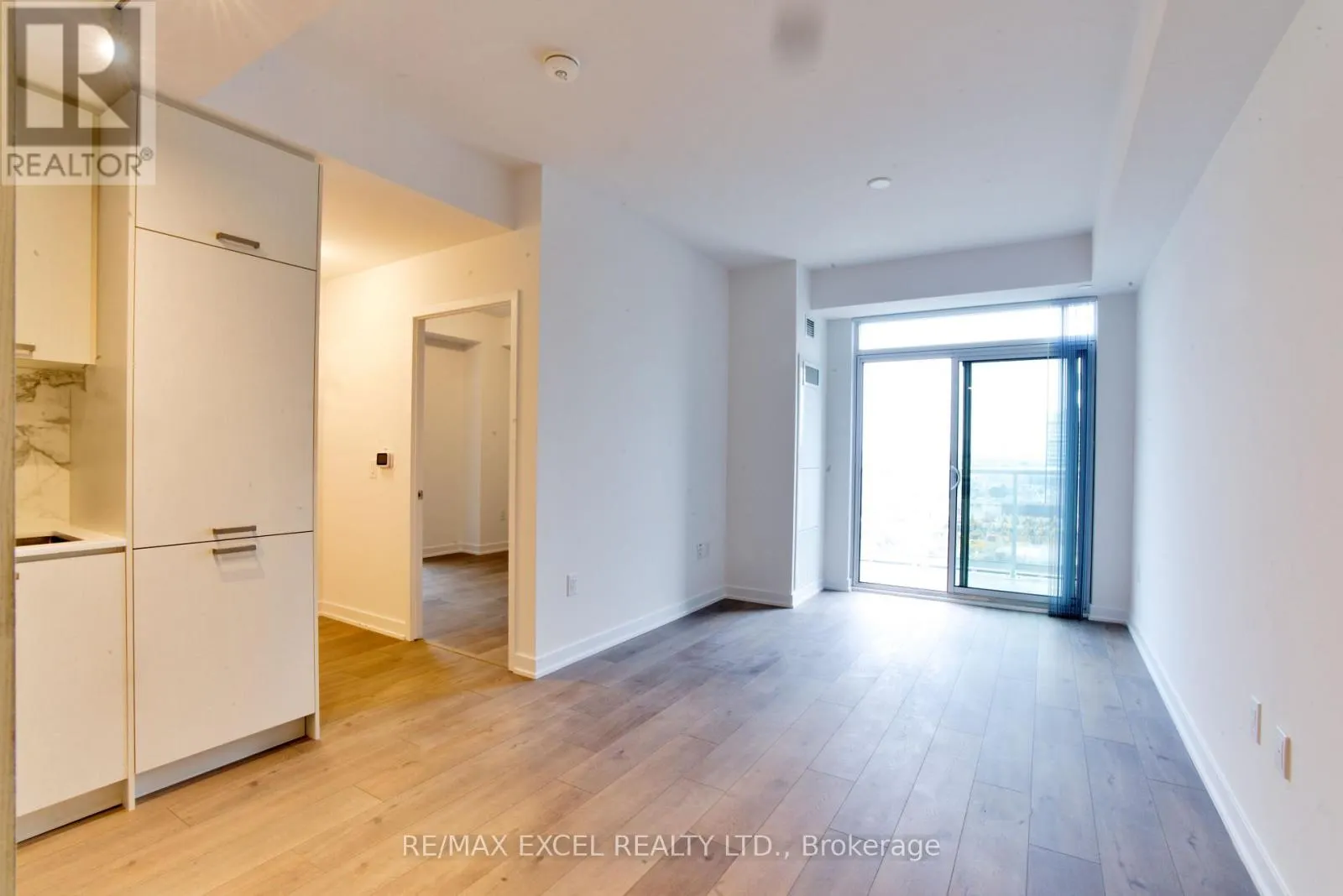 1102 - 38 HONEYCRISP CRESCENT