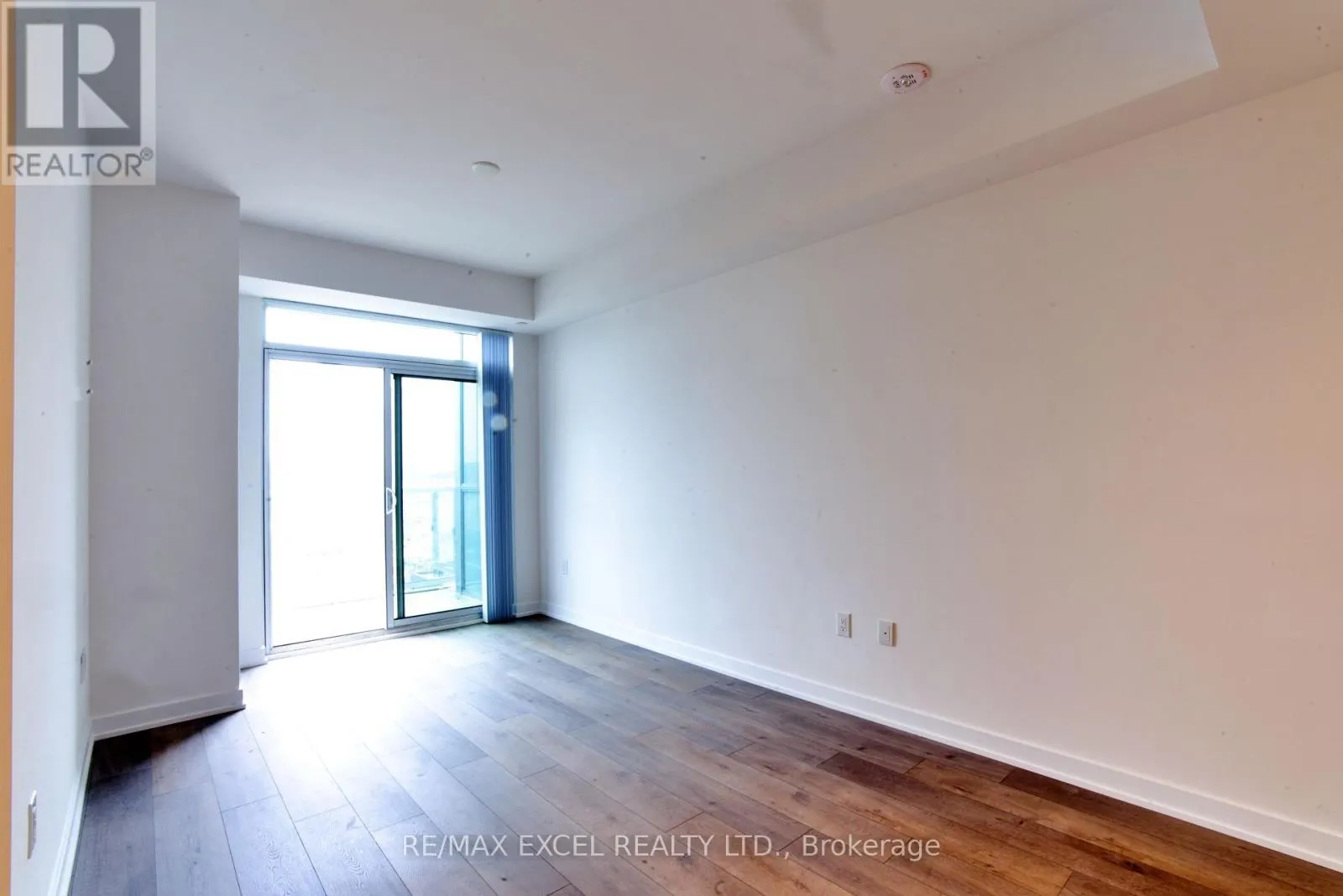 1102 - 38 HONEYCRISP CRESCENT