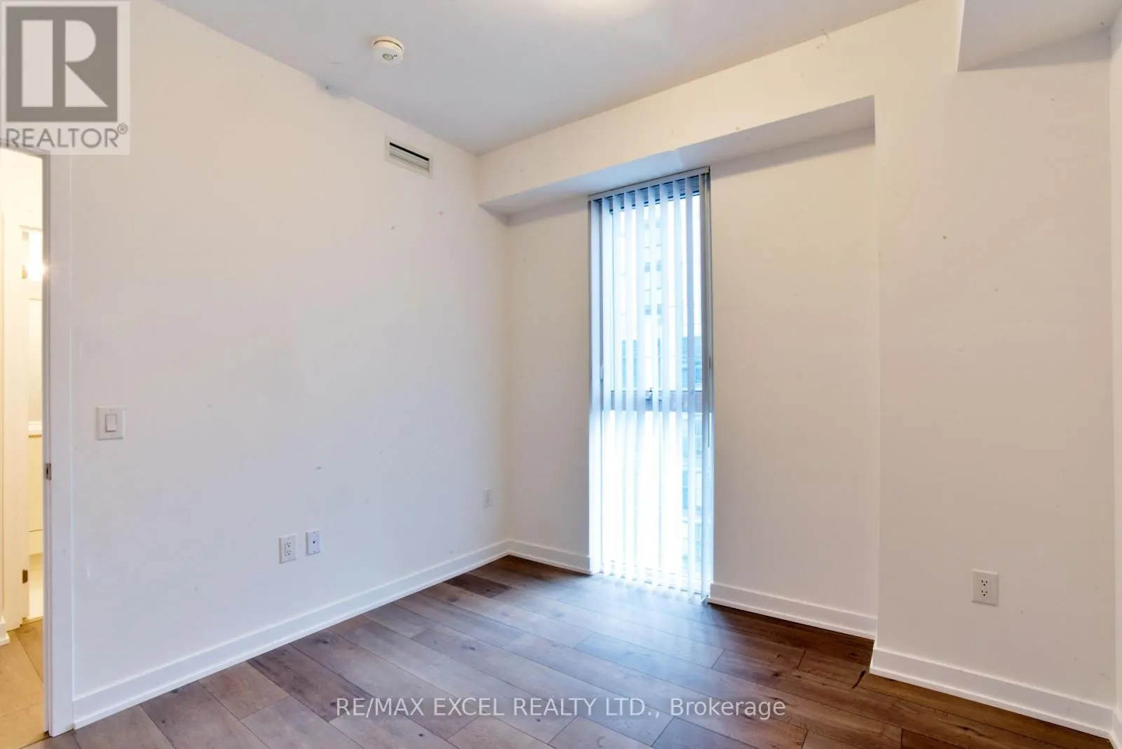 1102 - 38 HONEYCRISP CRESCENT