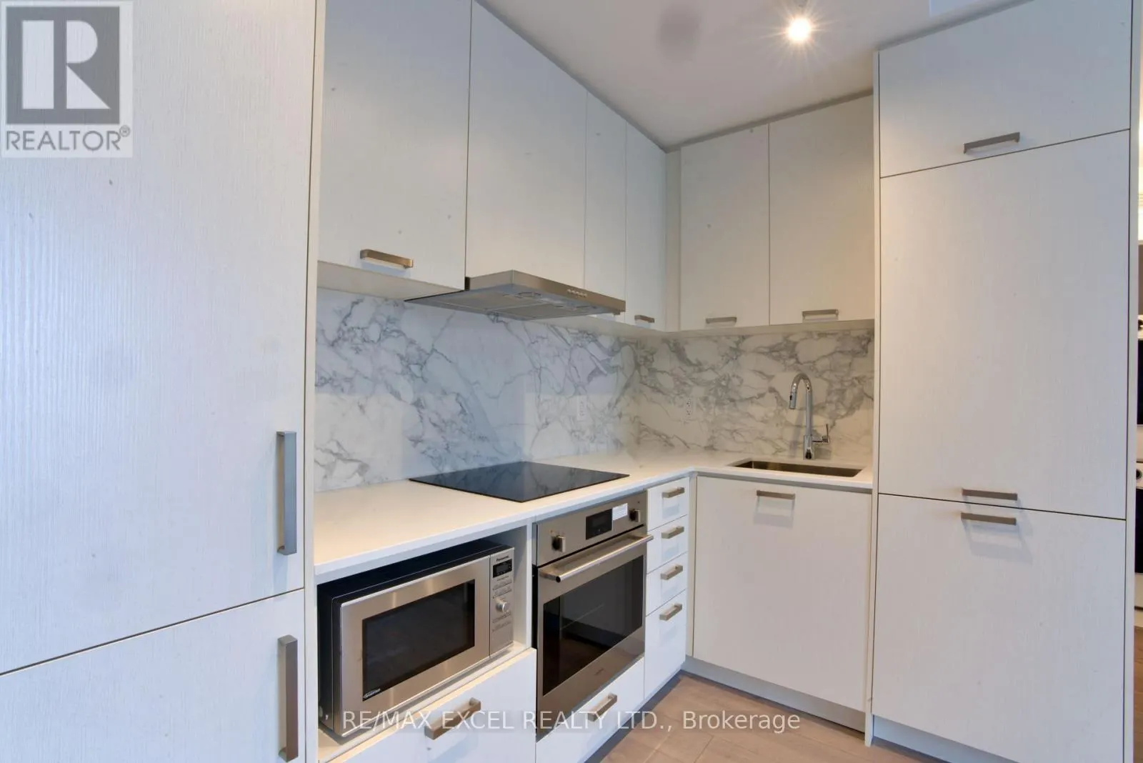 1102 - 38 HONEYCRISP CRESCENT