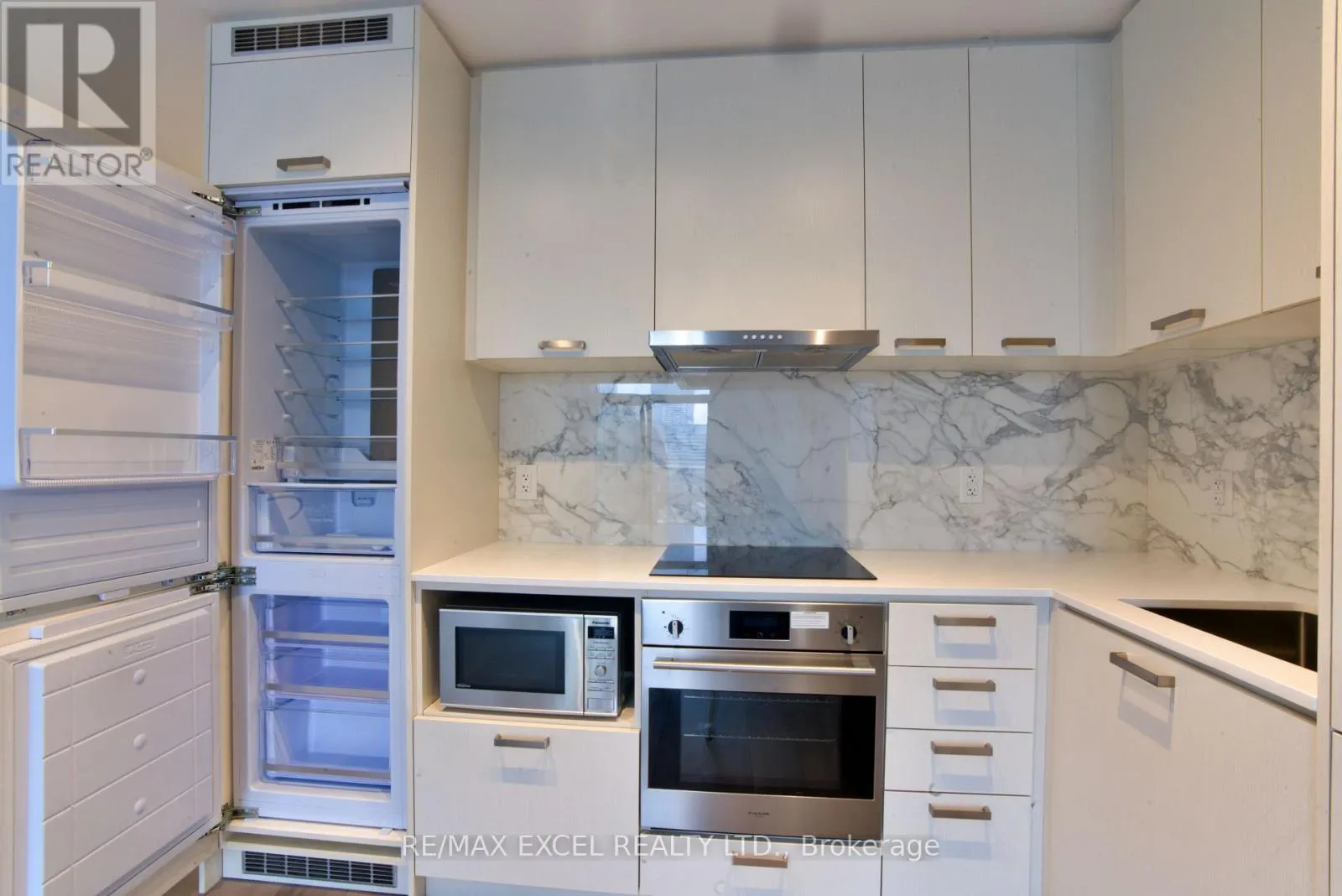 1102 - 38 HONEYCRISP CRESCENT